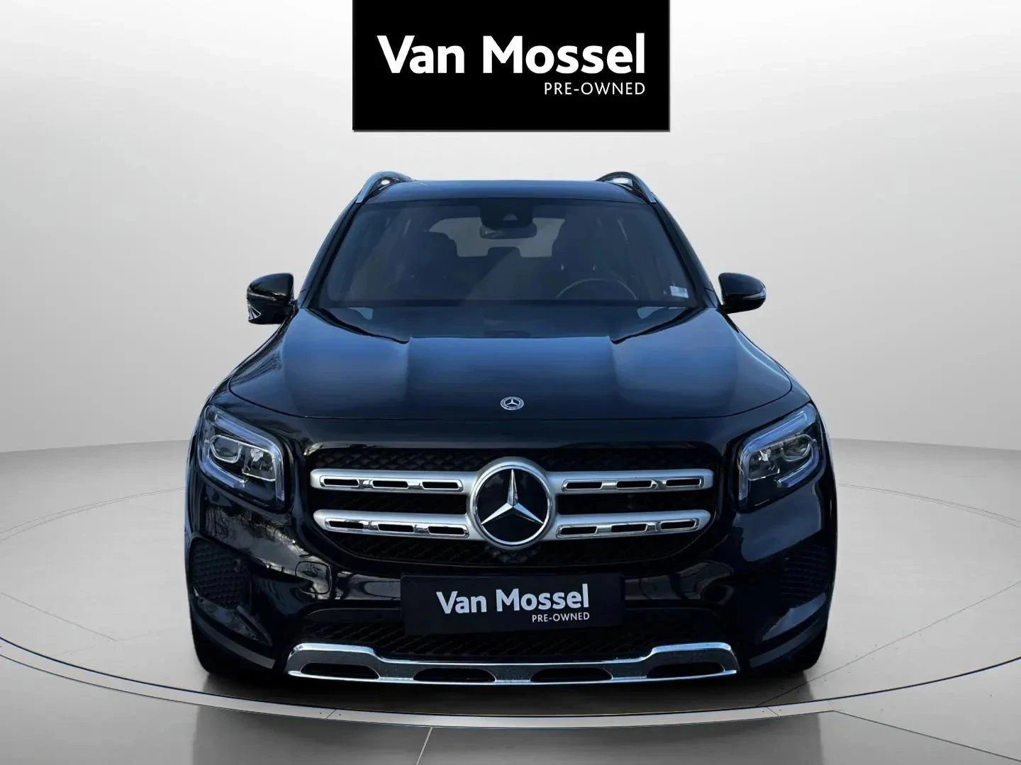 Mercedes-Benz-GLB-image-1