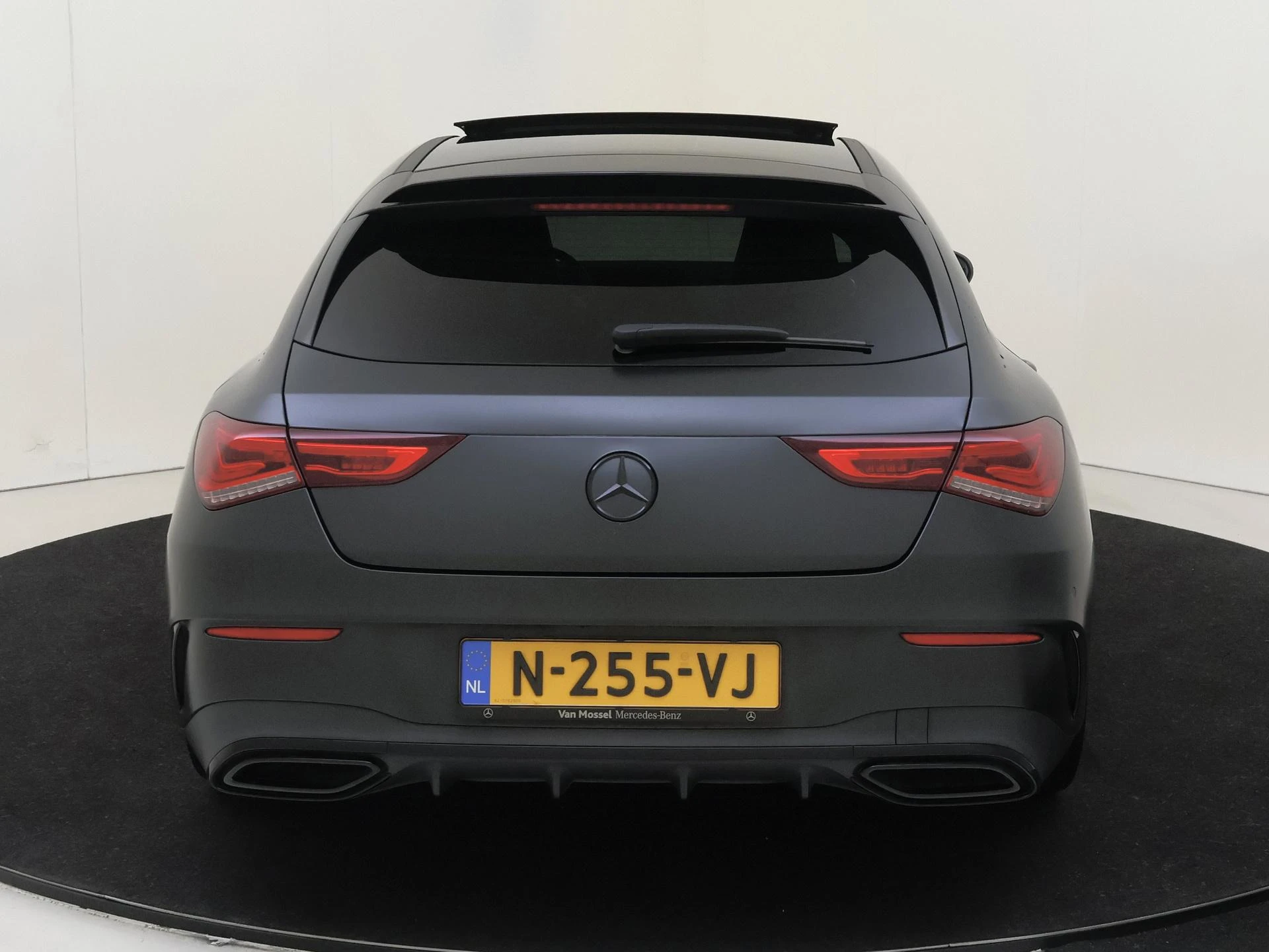 Mercedes-Benz-CLA-image-7