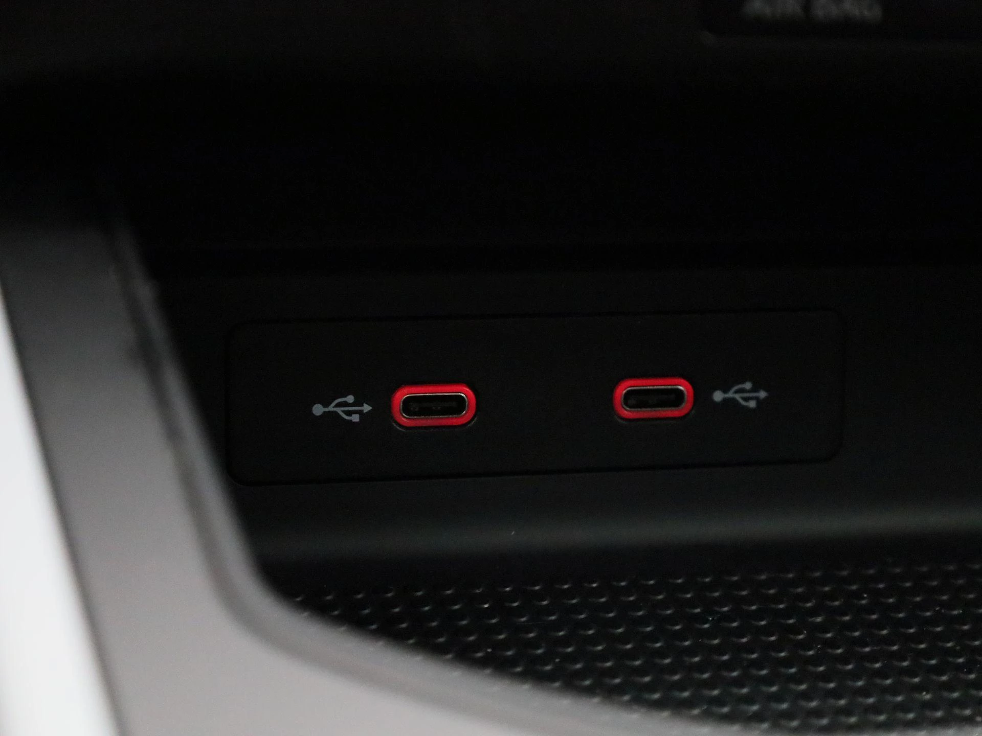 SEAT-Arona-image-26