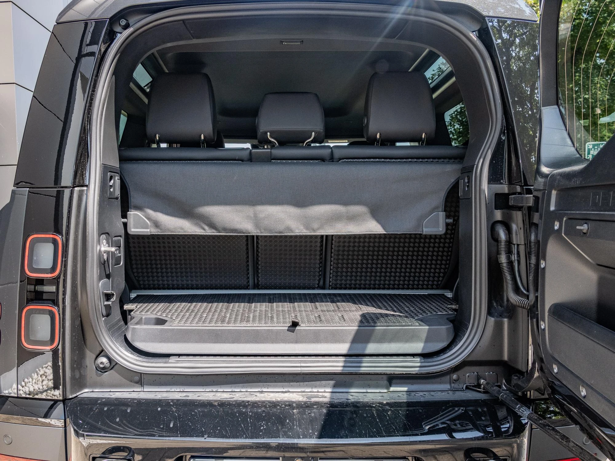 Land Rover Defender 90 D200 S AWD Auto. 26MY