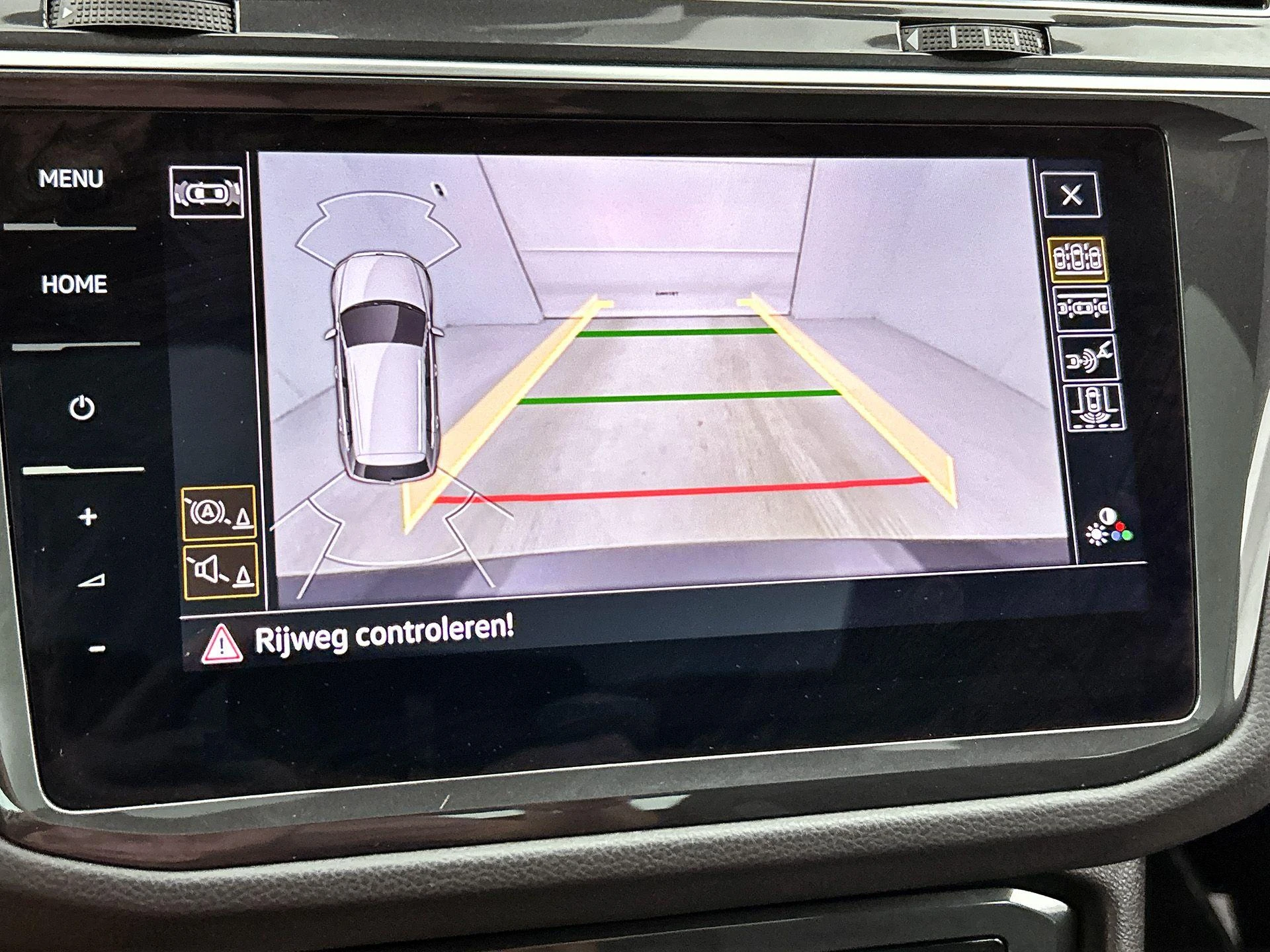 Volkswagen-Tiguan-image-15