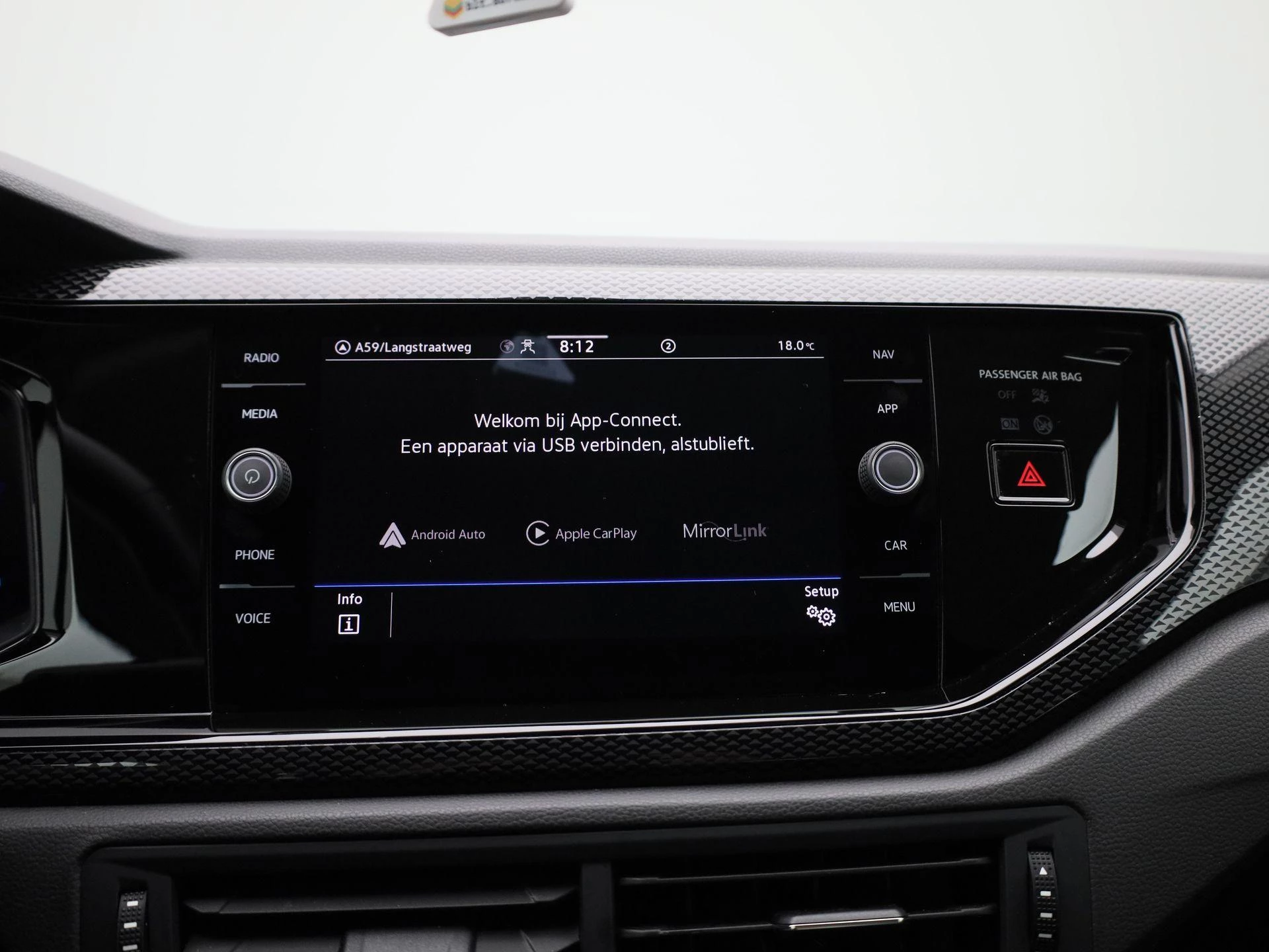 Volkswagen-Polo-image-19