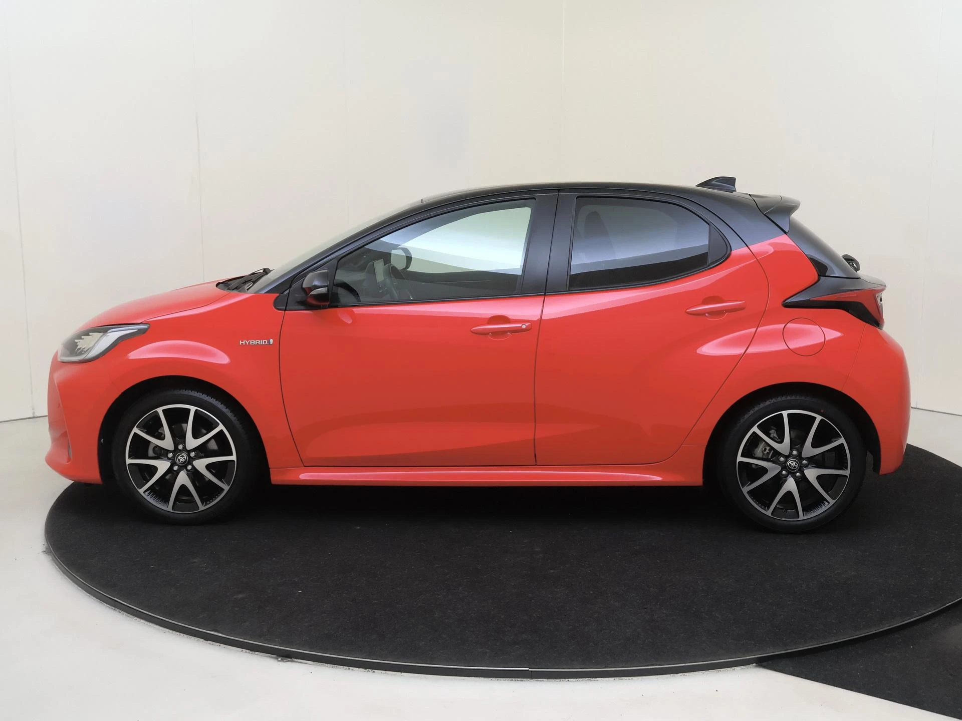 Toyota-Yaris-image-7