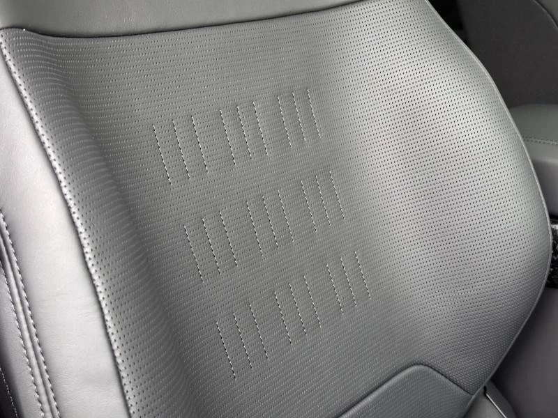 Land Rover Defender 110 P635 OCTA Black Edition AWD Auto. 26MY