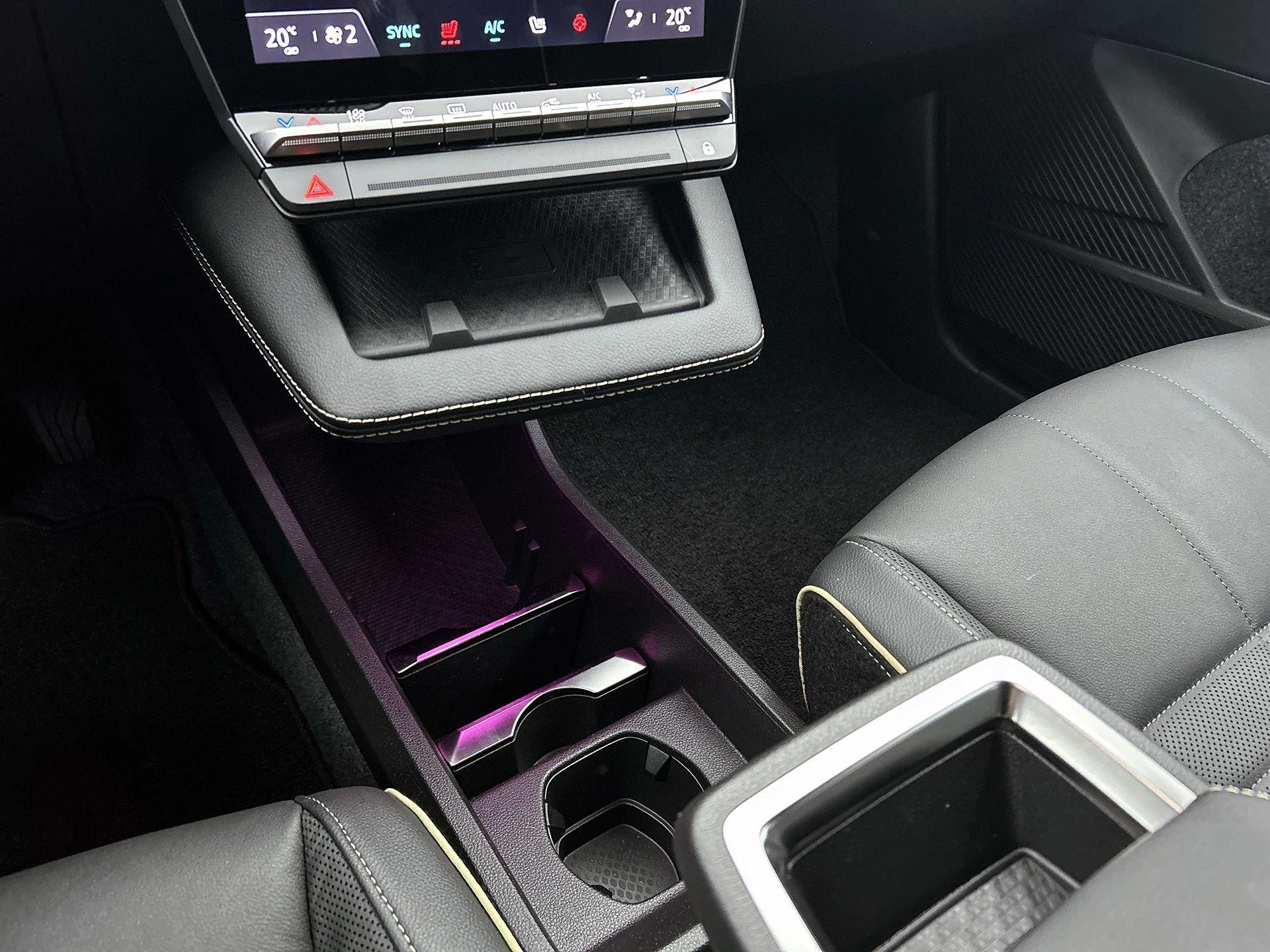 Renault-Megane E-Tech-image-31