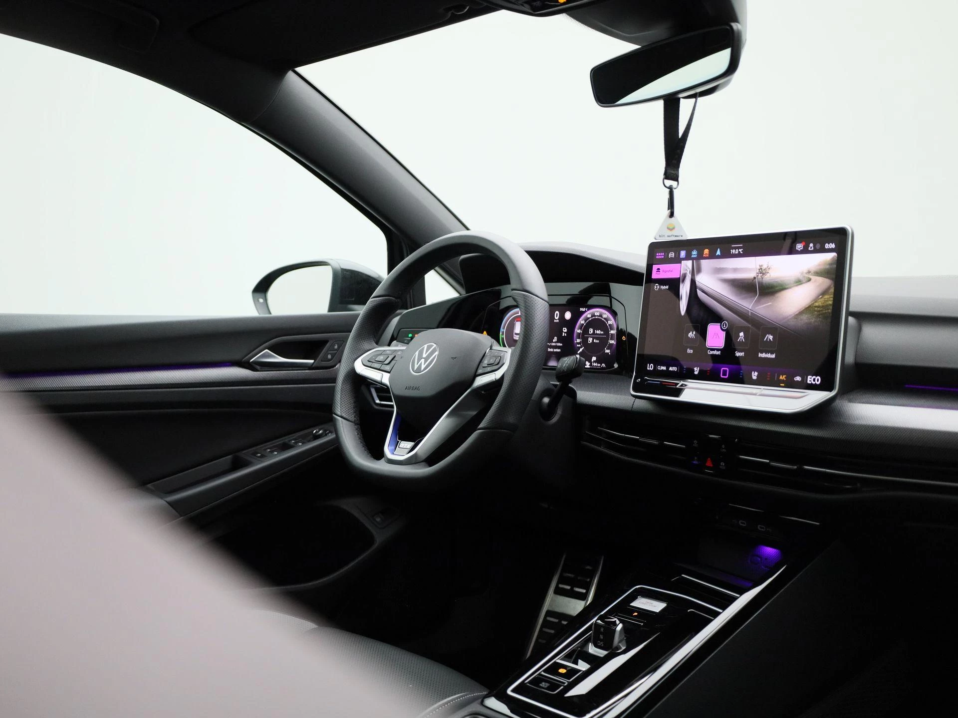 Volkswagen-Golf-image-35