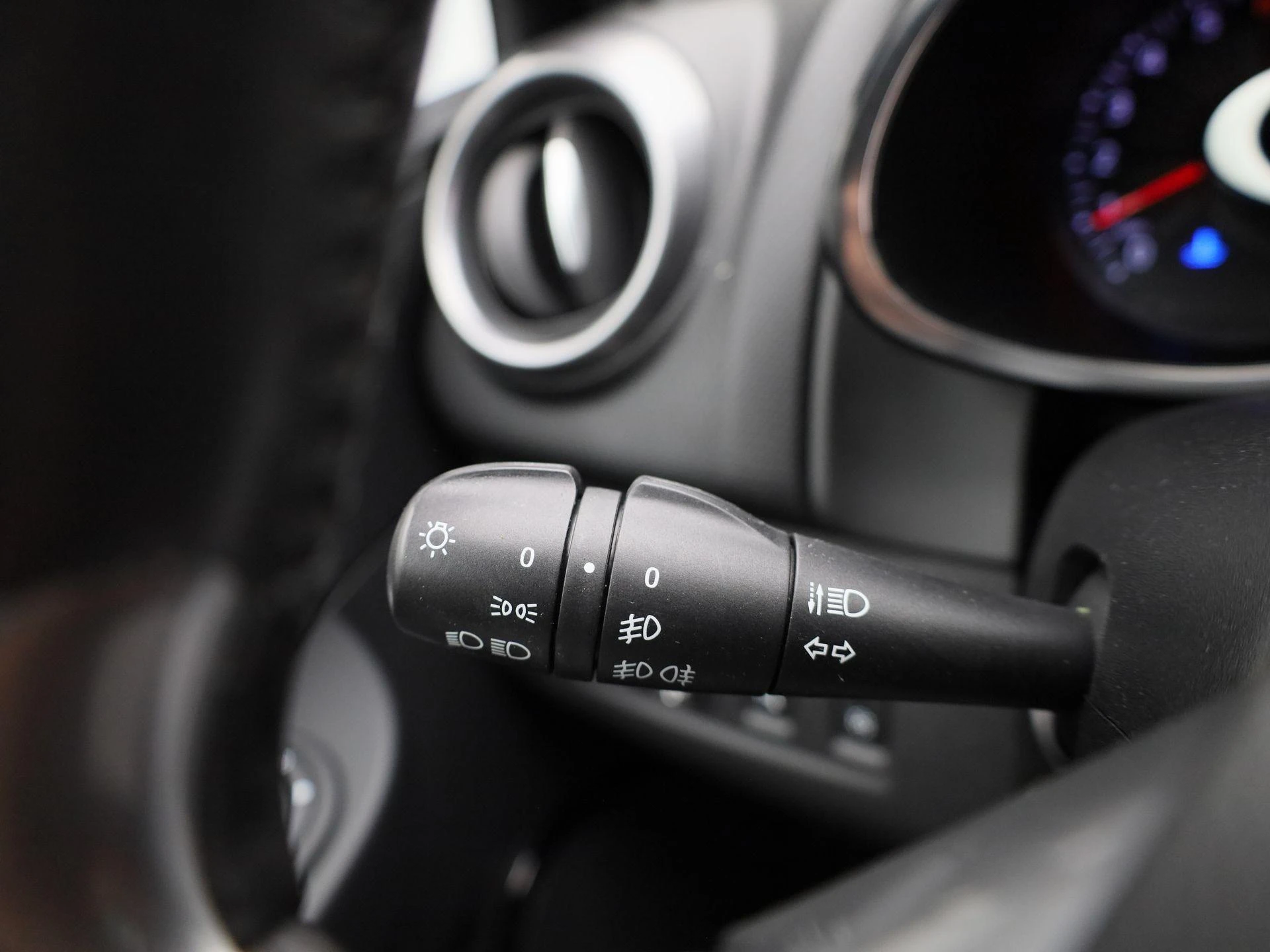 Renault-Clio-image-19