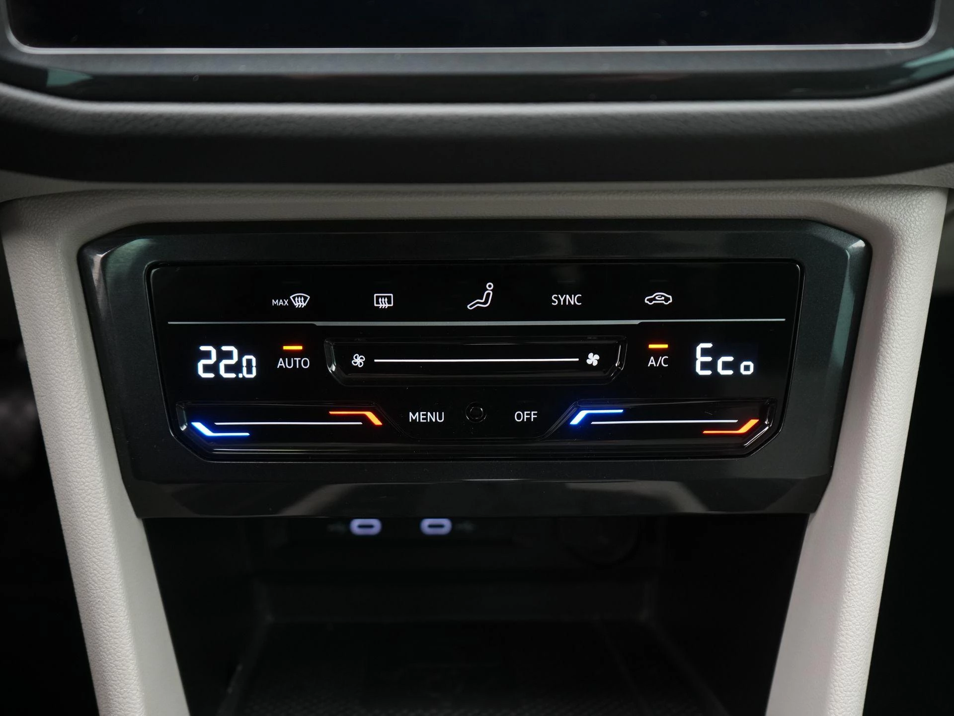 Volkswagen-Tiguan-image-24