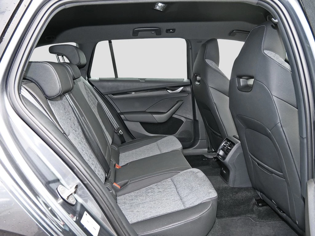 Škoda Octavia Combi 2.0 TDI Sportline *AHK*MATRIX*ACC*HuD*NAVI*