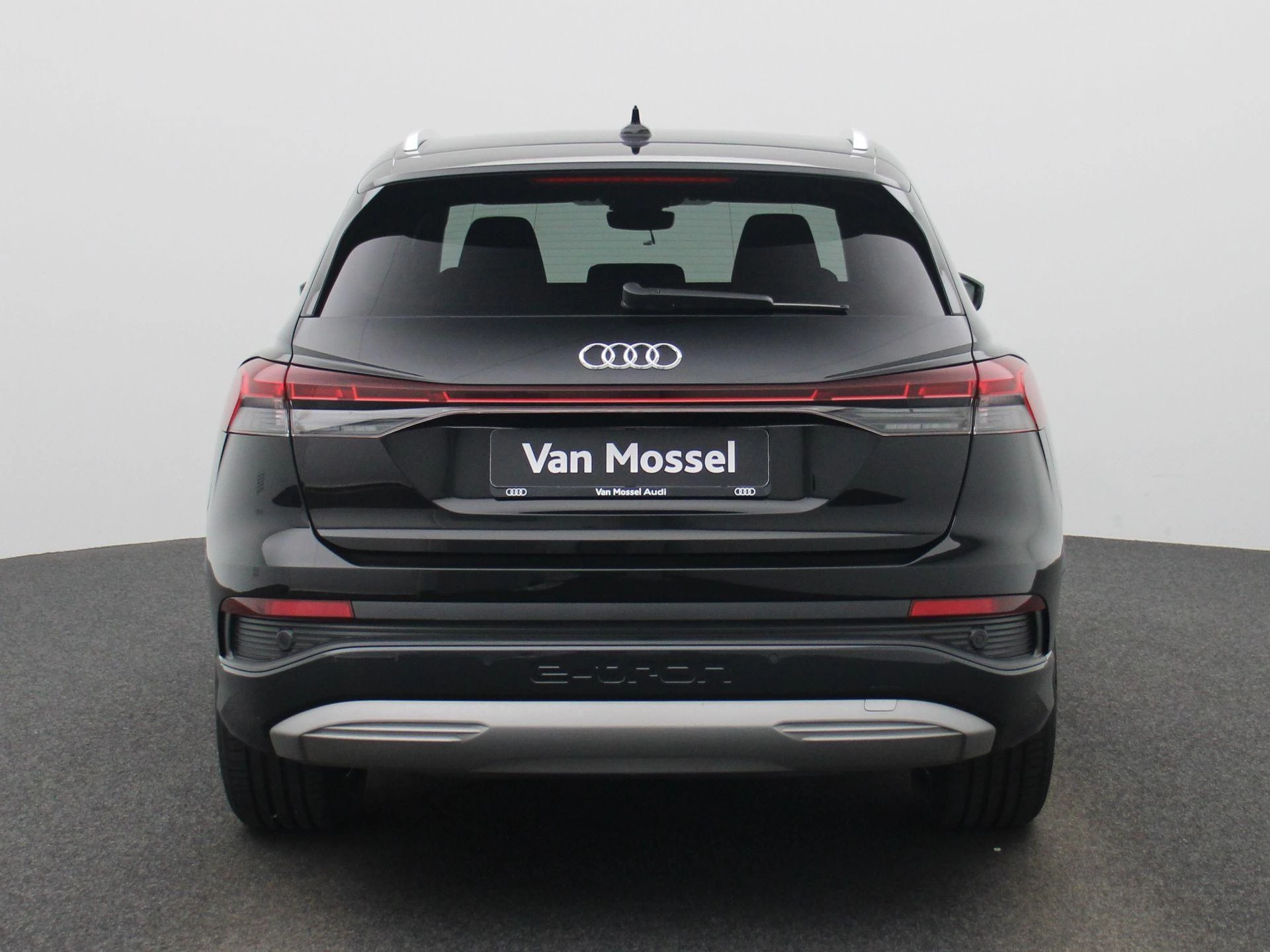 Audi-Q4 e-tron-image-4