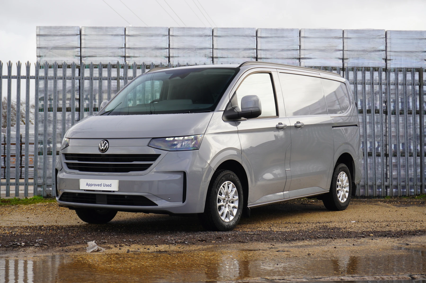 Volkswagen-Transporter-image-19