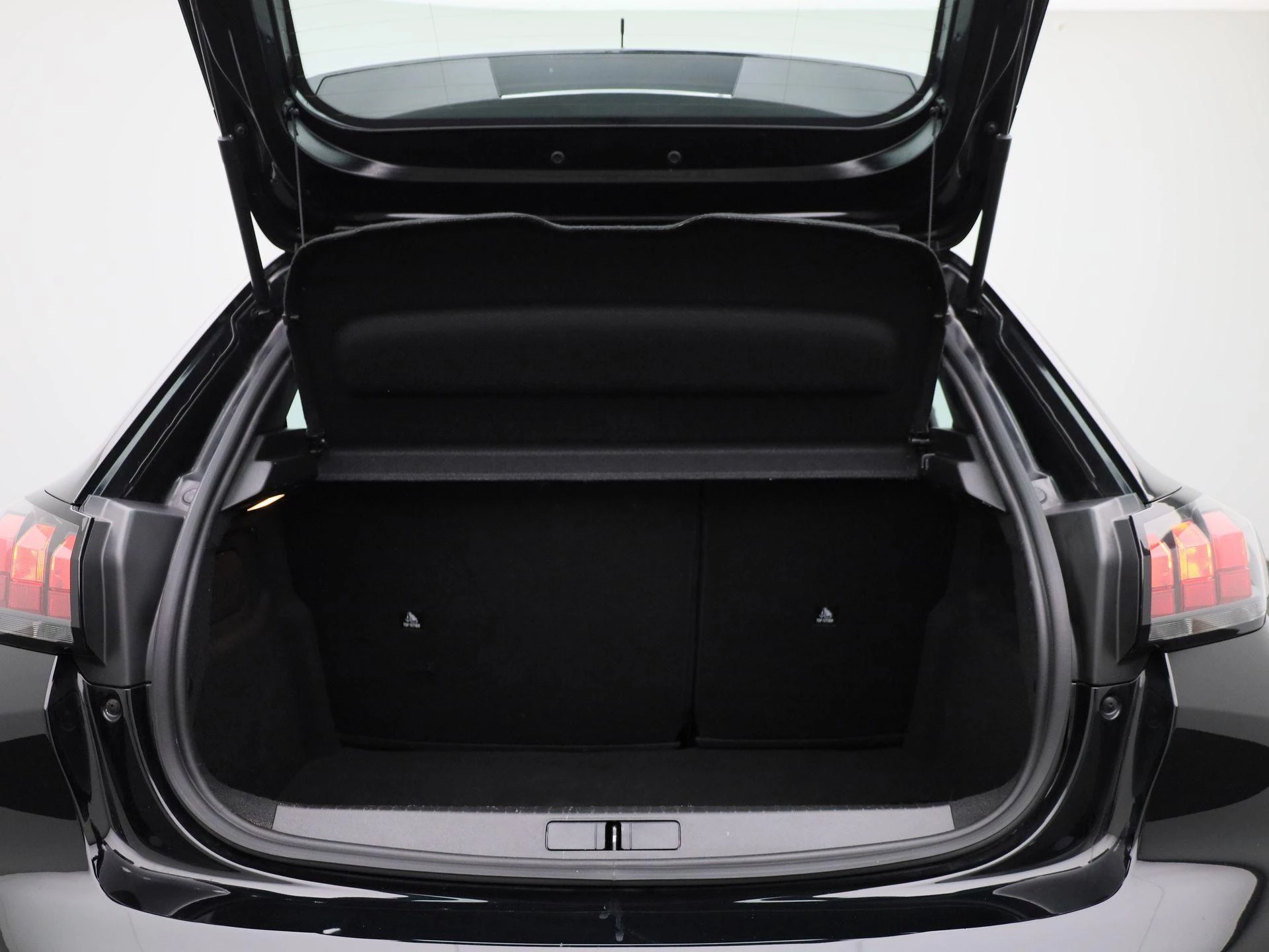 Peugeot-208-image-13