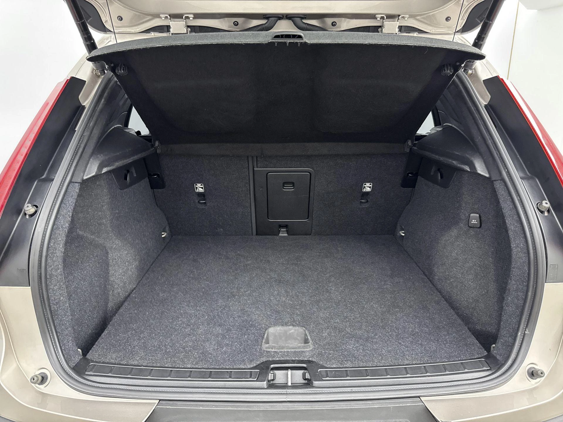 Volvo XC40 T4 Recharge Plus Dark