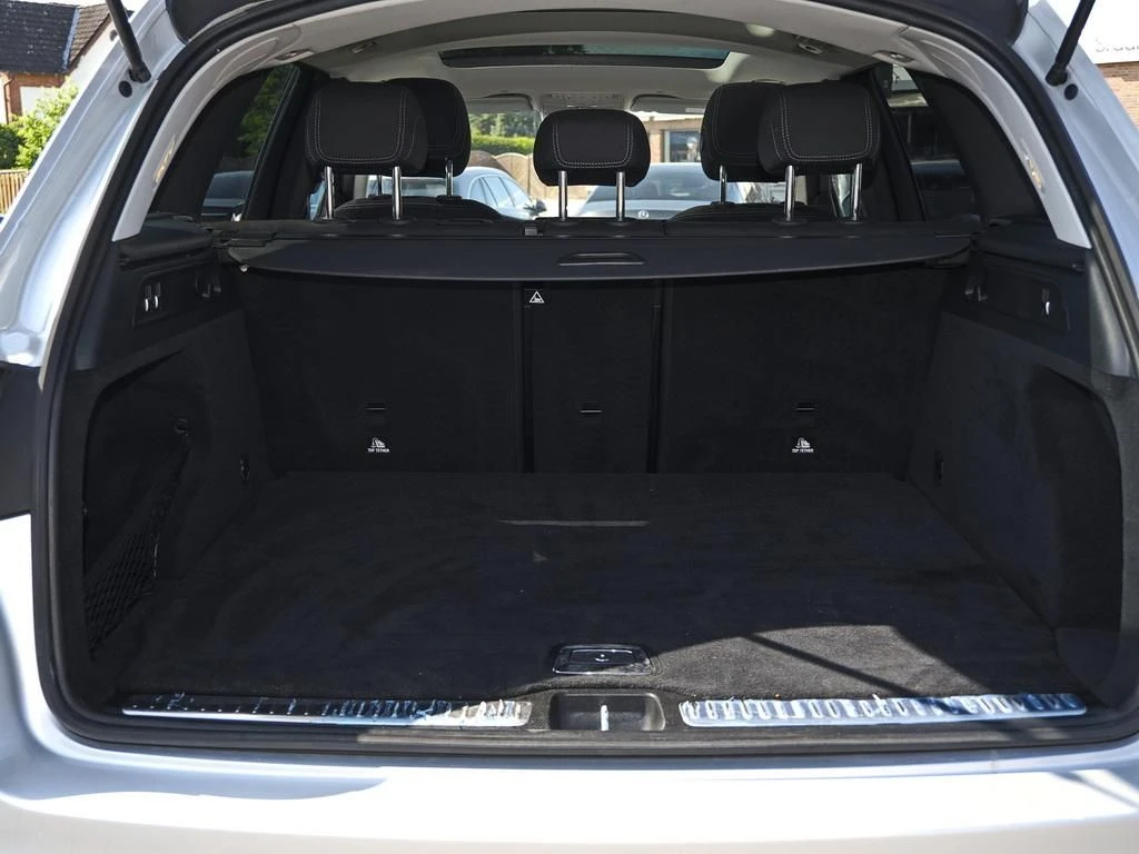 Mercedes-Benz-GLC 300 d-image-15