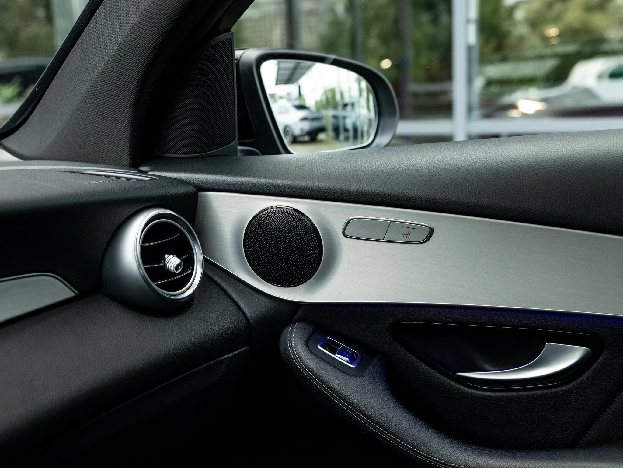 Mercedes-Benz-GLC-image-42