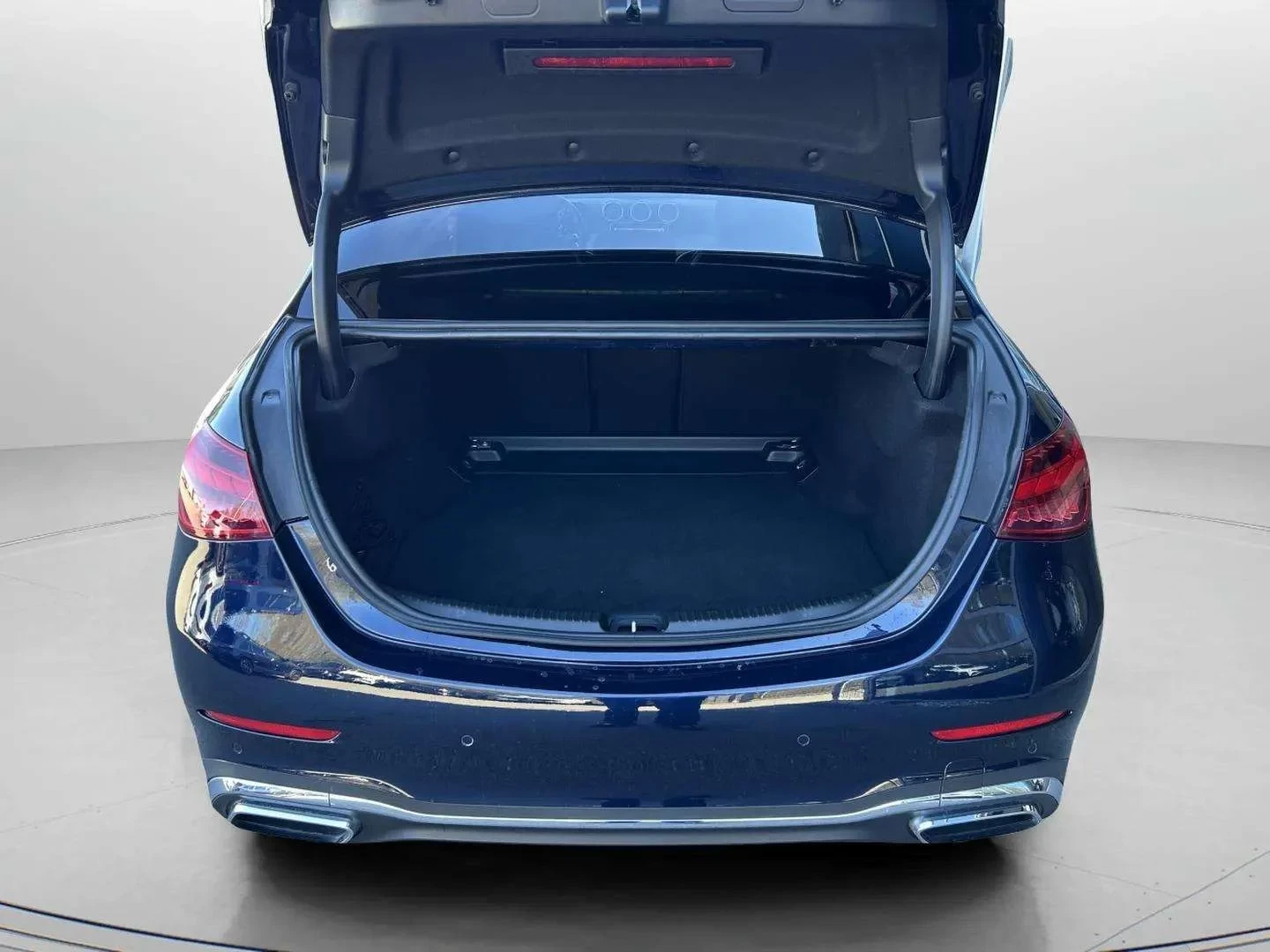 Mercedes-Benz-C-Klasse-image-20