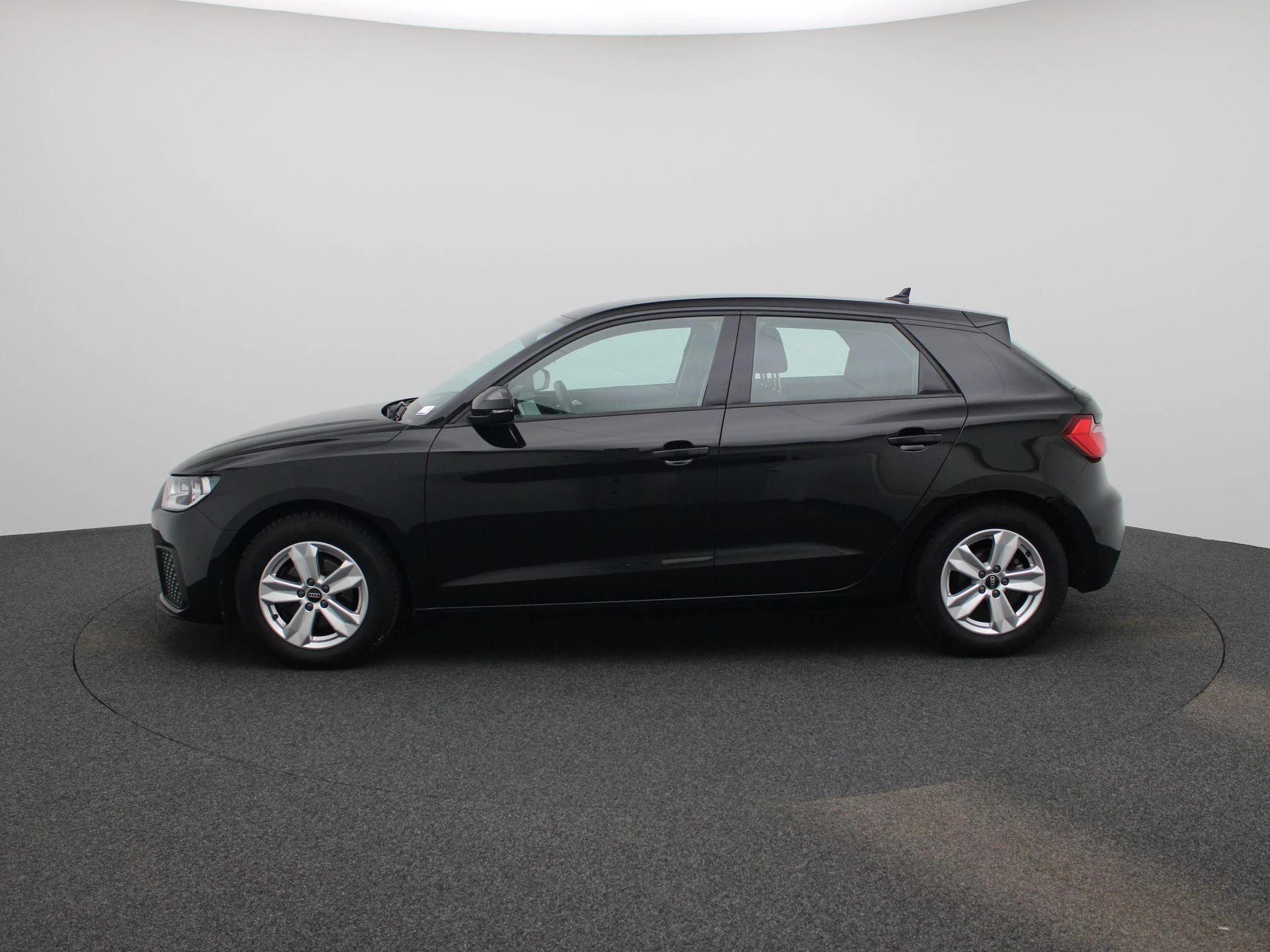 Audi-A1 Sportback-image-3
