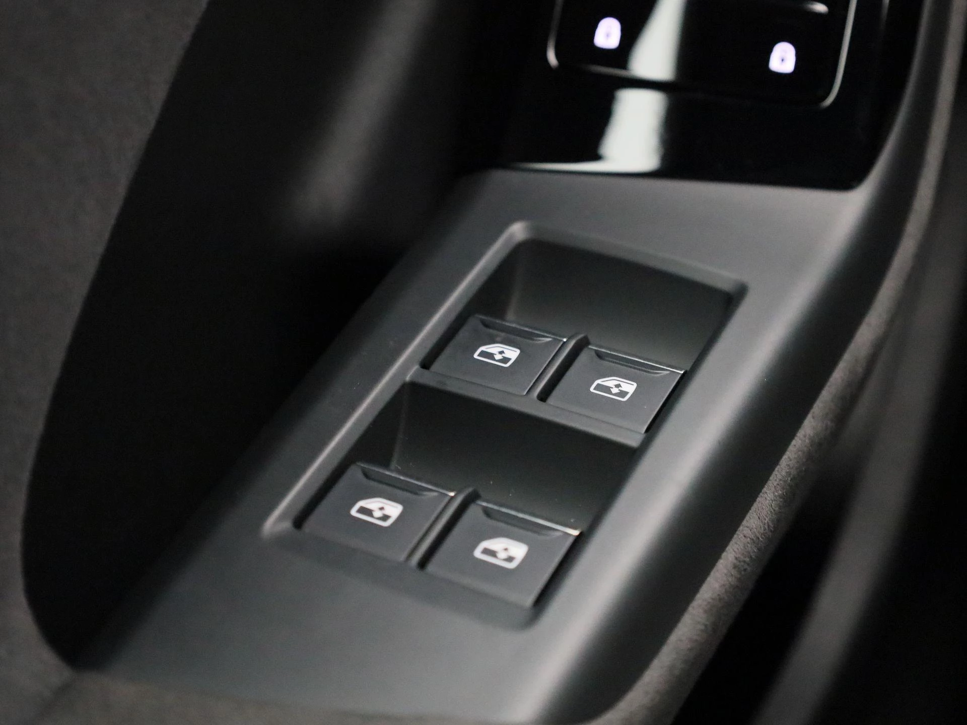 Audi-Q6 e-tron-image-37