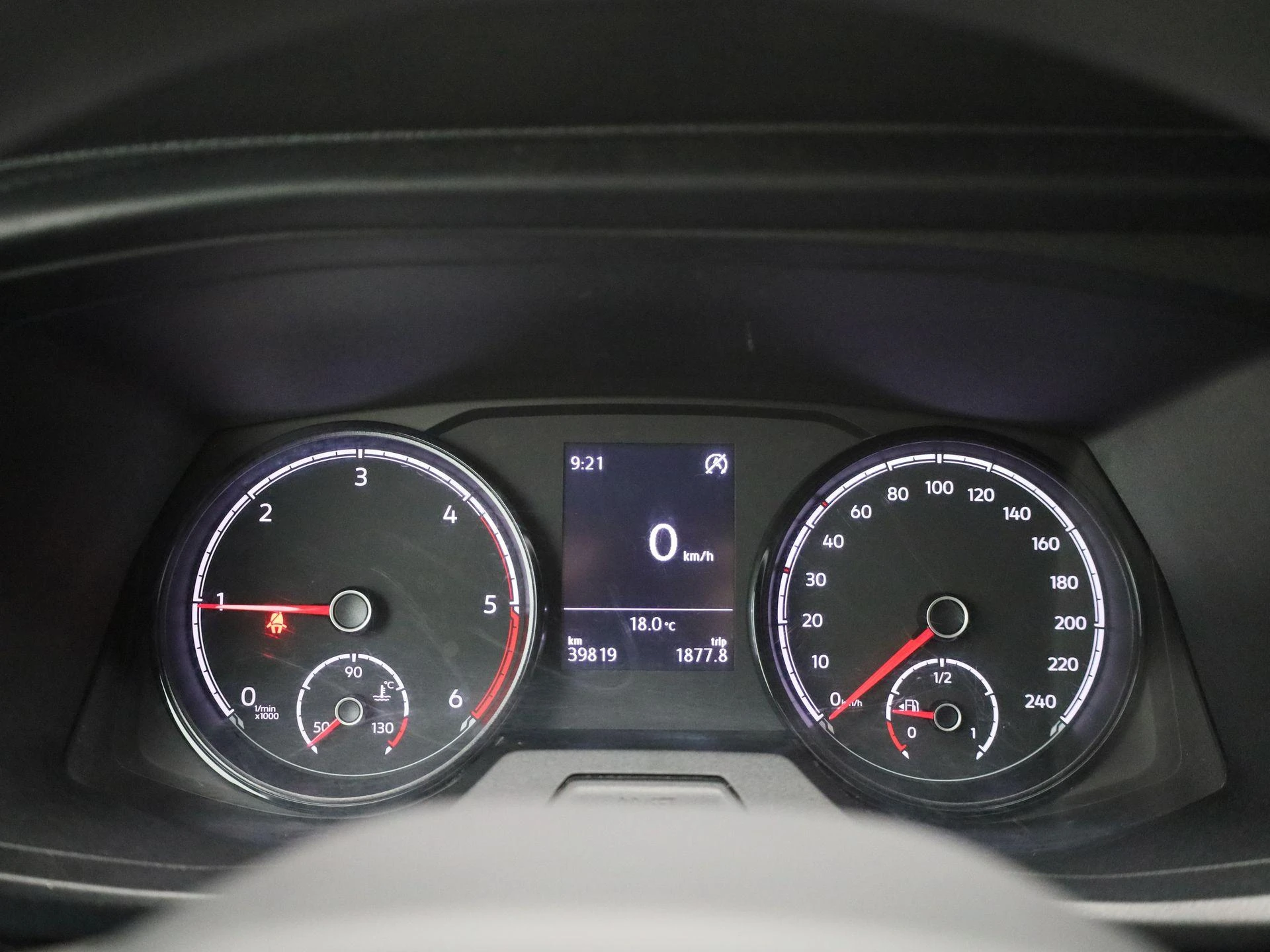 Volkswagen-Transporter-image-7