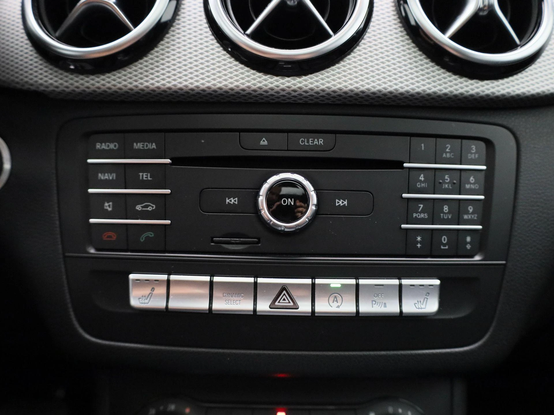 Mercedes-Benz-B-Klasse-image-16