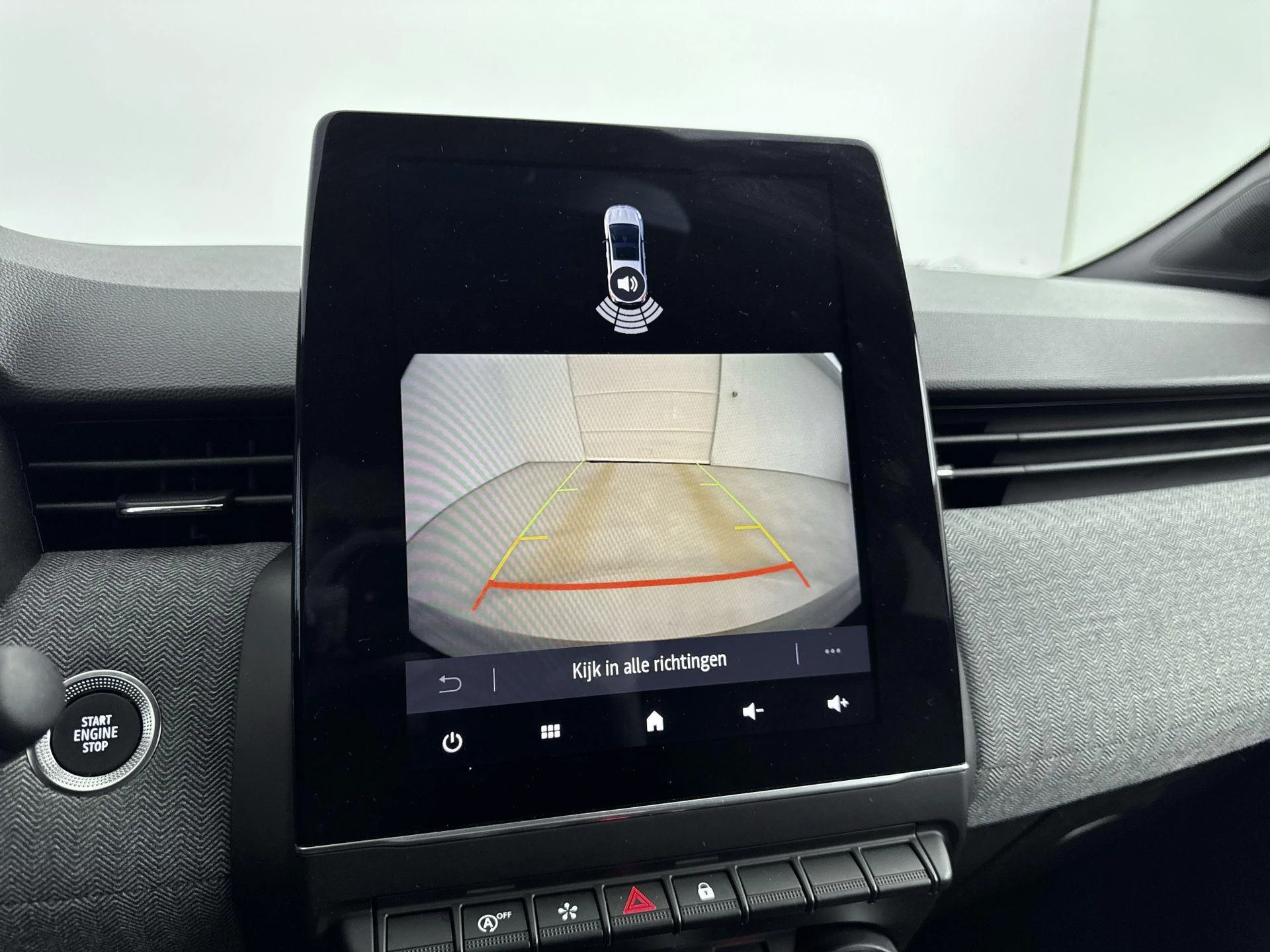 Renault-Clio-image-18