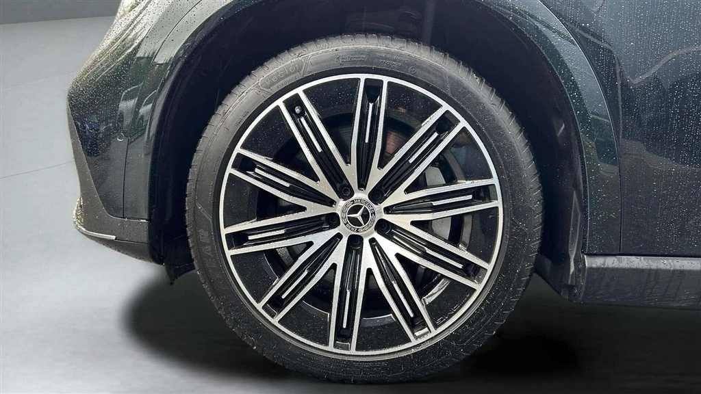 Mercedes-Benz-EQE-image-8