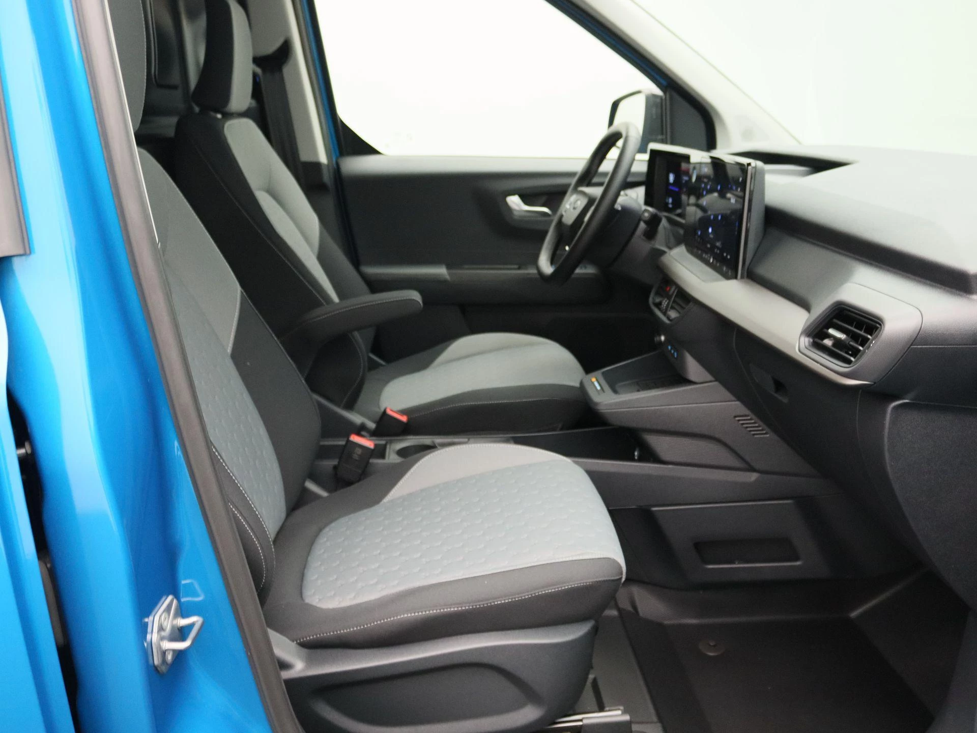 Ford E-Transit Courier Limited 44 kWh