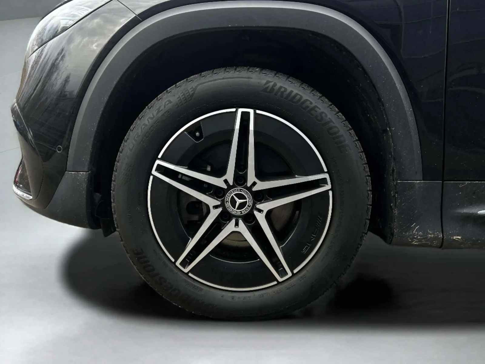 Mercedes-Benz-EQB-image-9