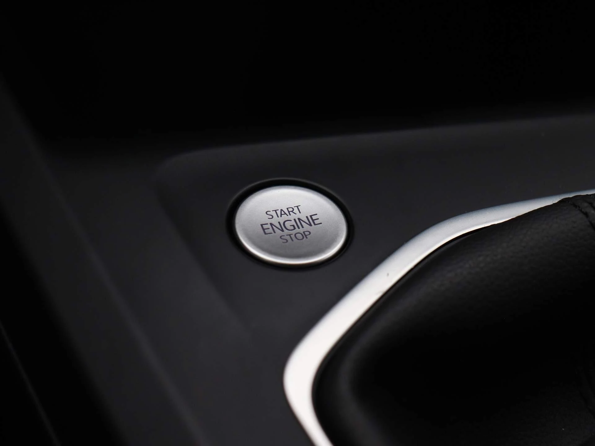 Volkswagen-Golf-image-24