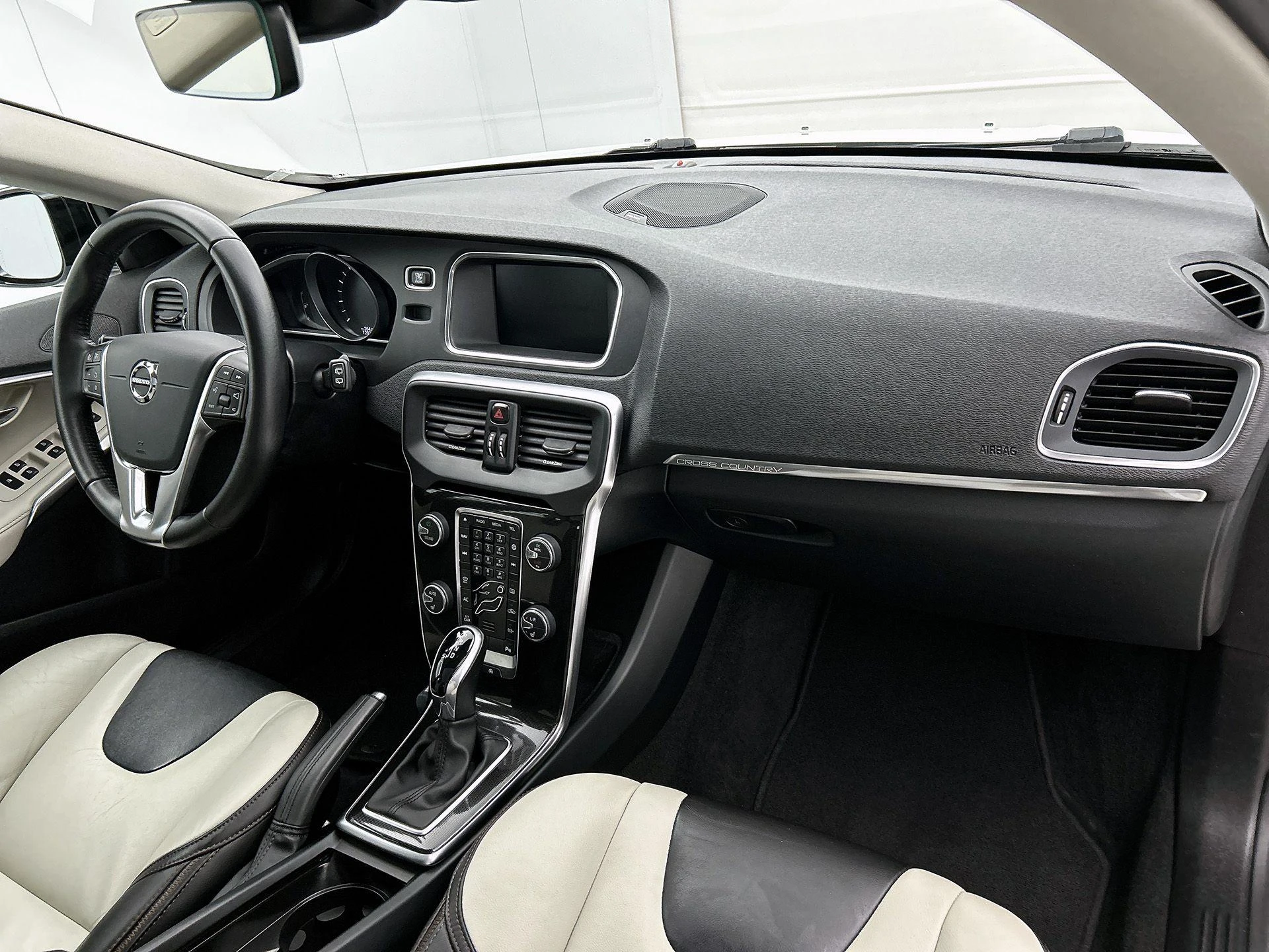 Volvo-V40-image-19