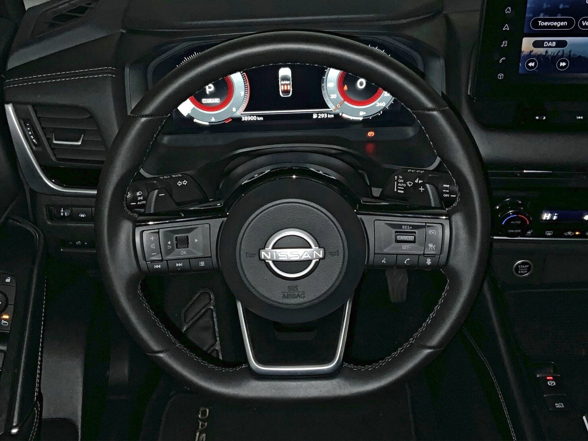 Nissan-QASHQAI-image-12