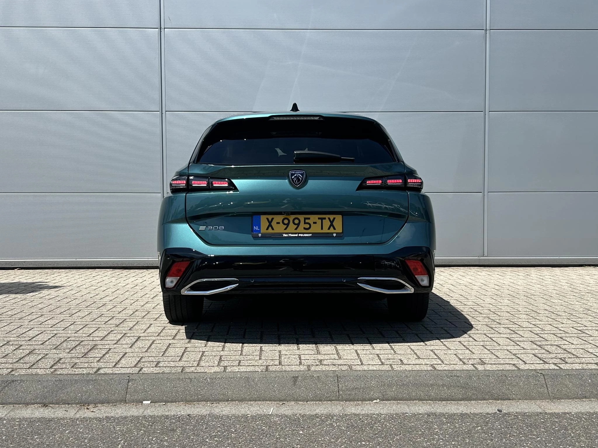 Peugeot e-308