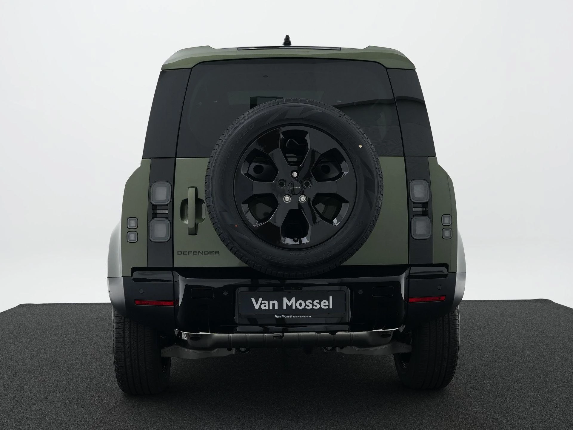 Land Rover-Defender-image-5