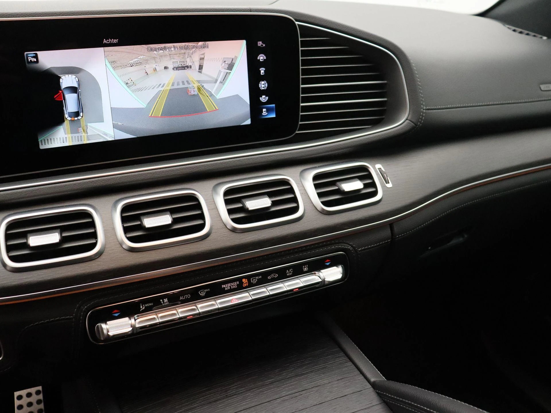 Mercedes-Benz-GLE-image-14
