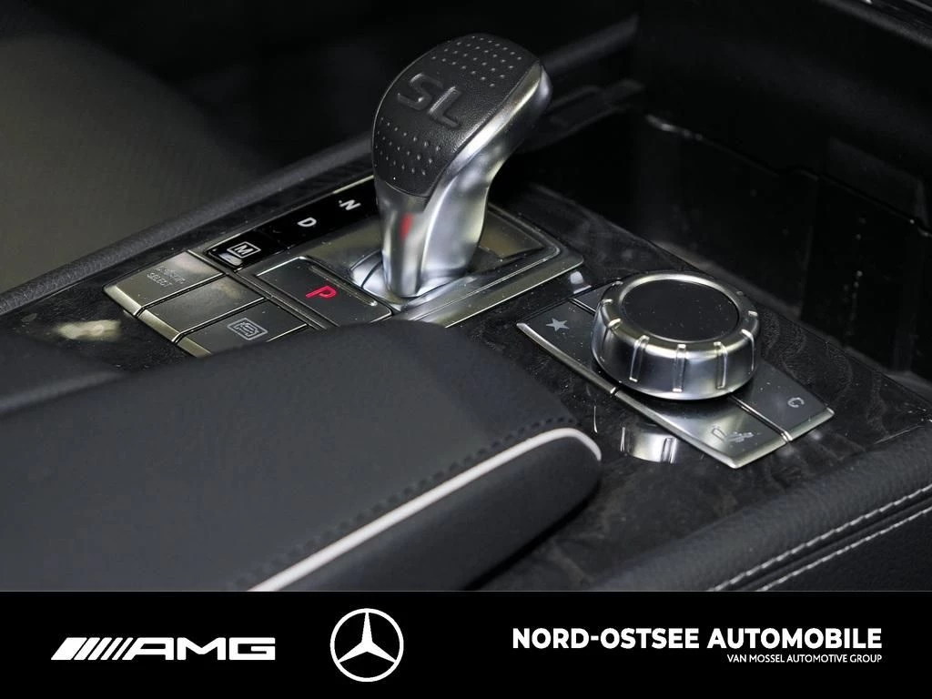 Mercedes-Benz-SL-image-12
