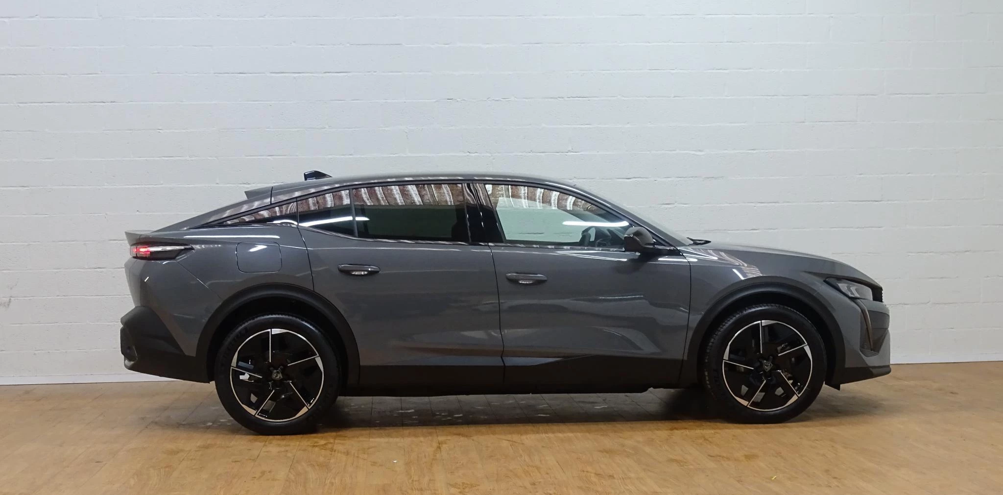 Peugeot 408 e-408 210 Allure