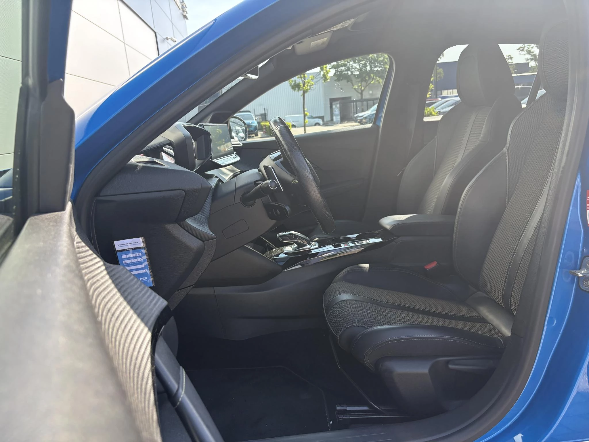 Peugeot-208-image-23