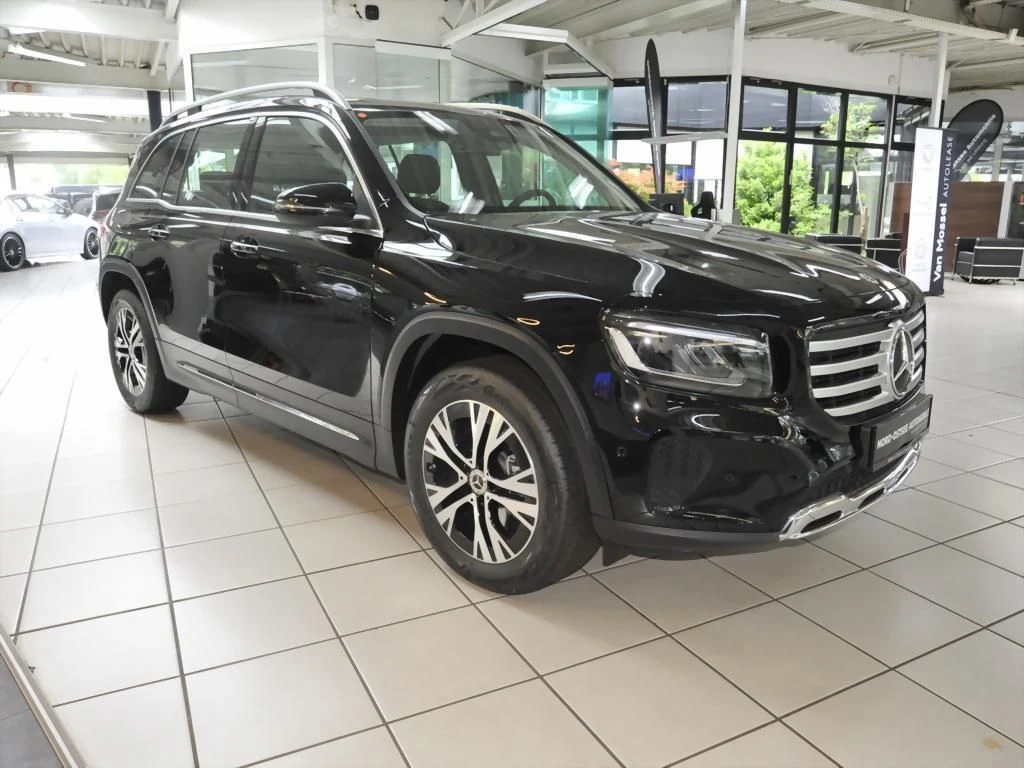 Mercedes-Benz-GLB 200 d-image-4
