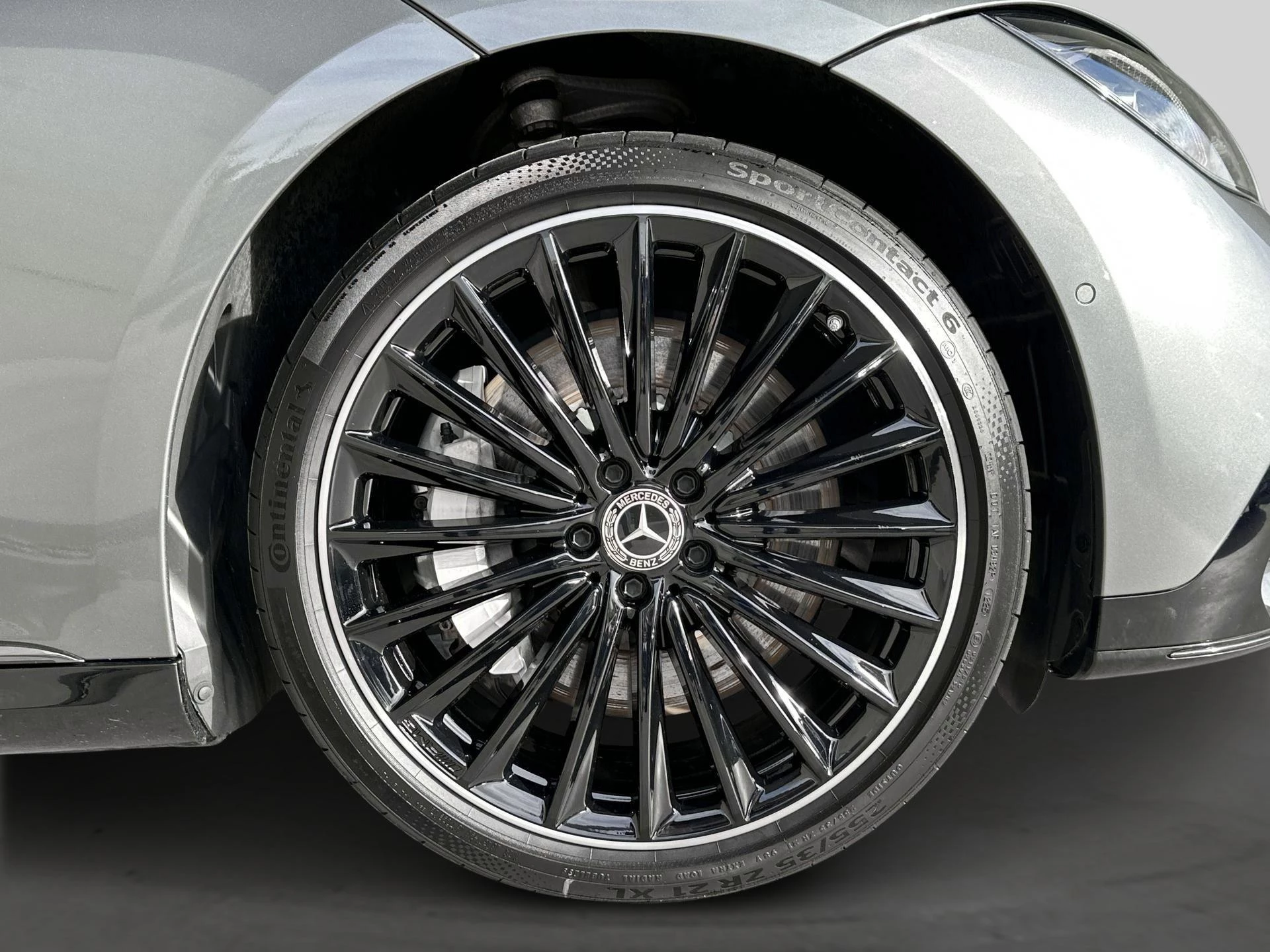 Mercedes-Benz-EQE-image-5