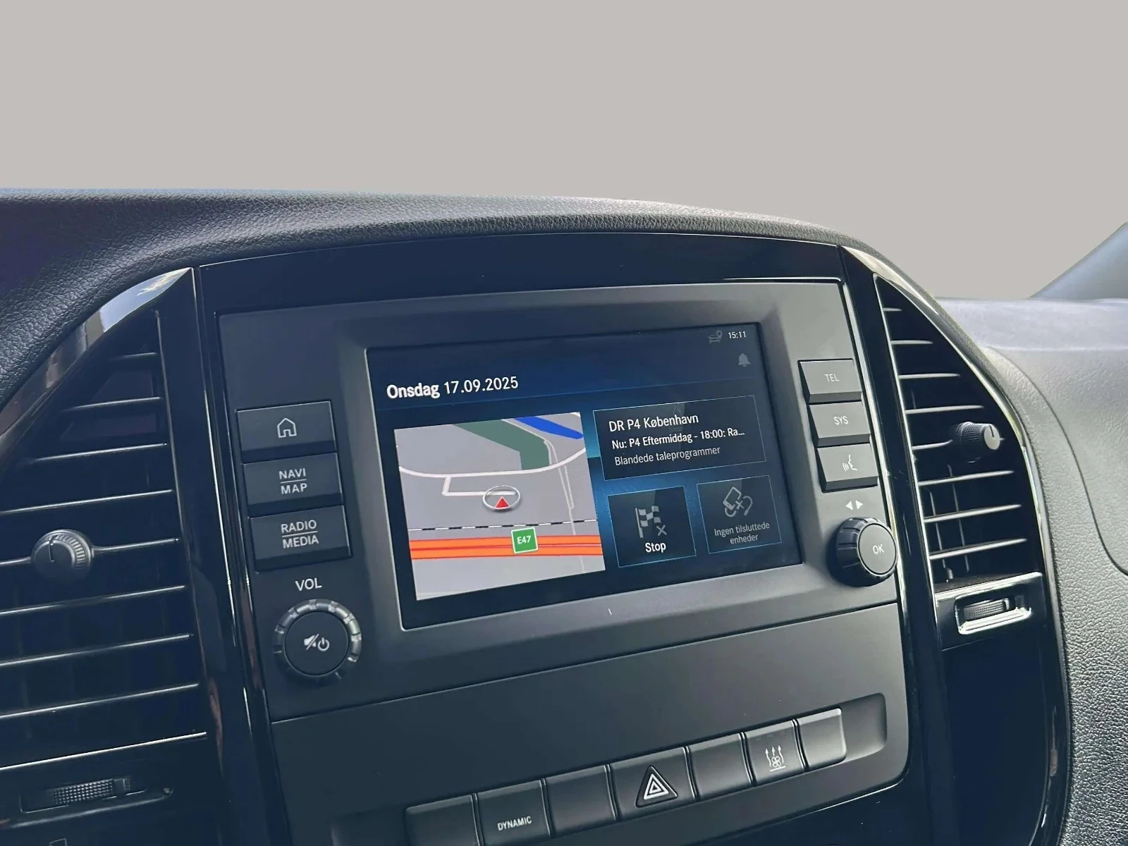 Mercedes-Benz-eVito-image-12