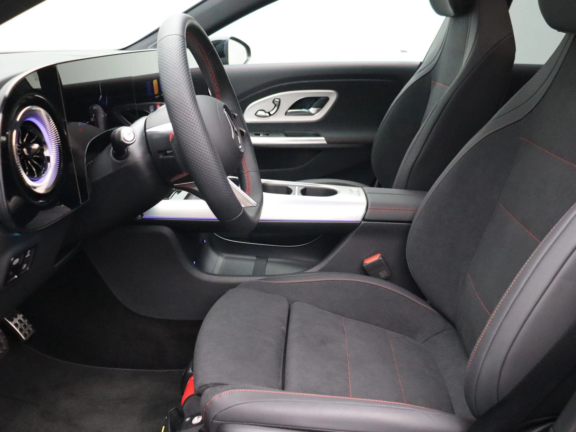 Mercedes-Benz-CLA-image-14