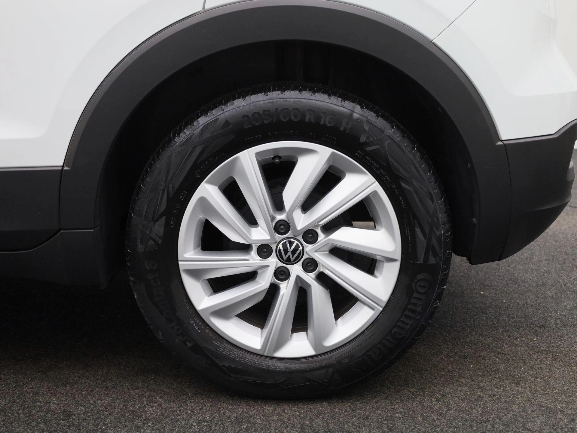 Volkswagen-T-Cross-image-12