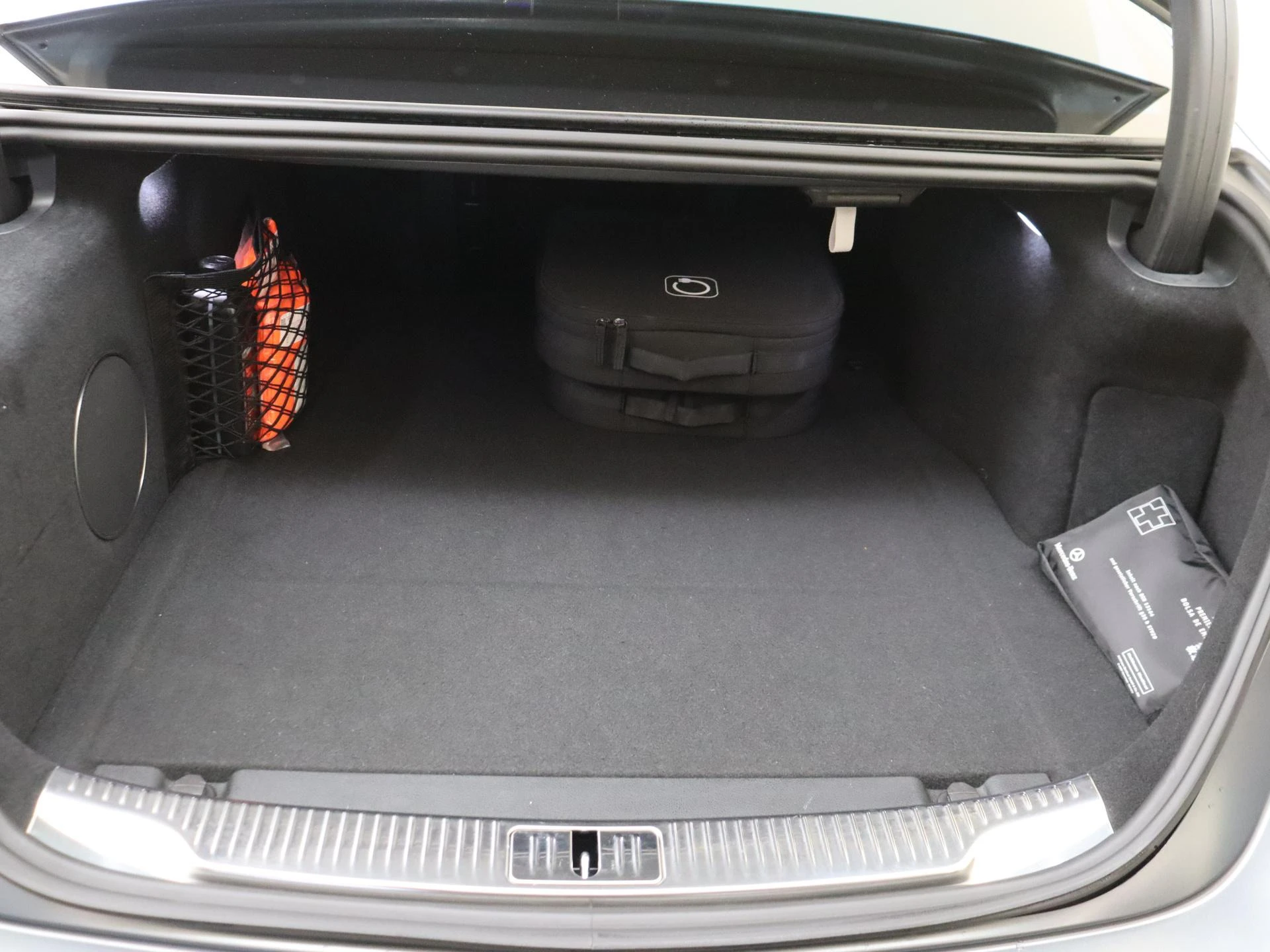 Mercedes-Benz-S-Klasse-image-37