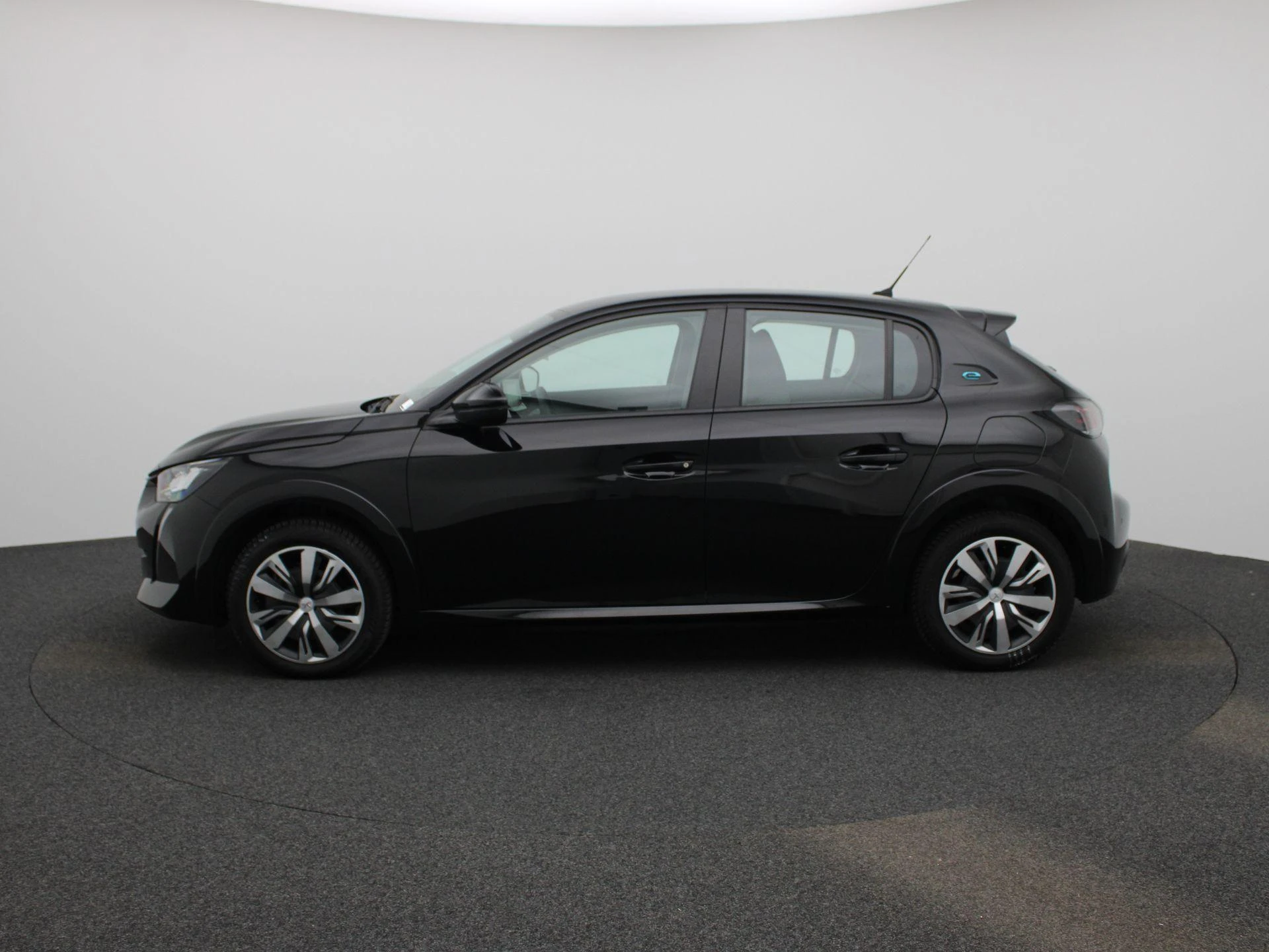 Peugeot-e-208-image-3