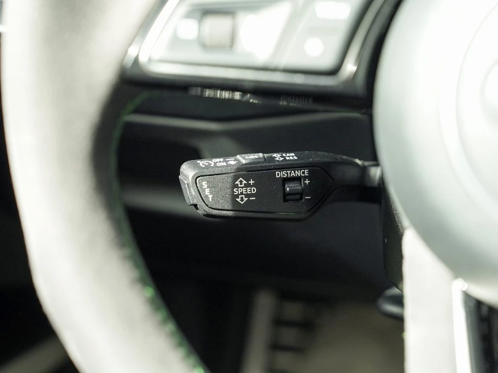 Audi RS3 Lim. TFSI qu. S tronic /MatrixLED/HuD/SAGA