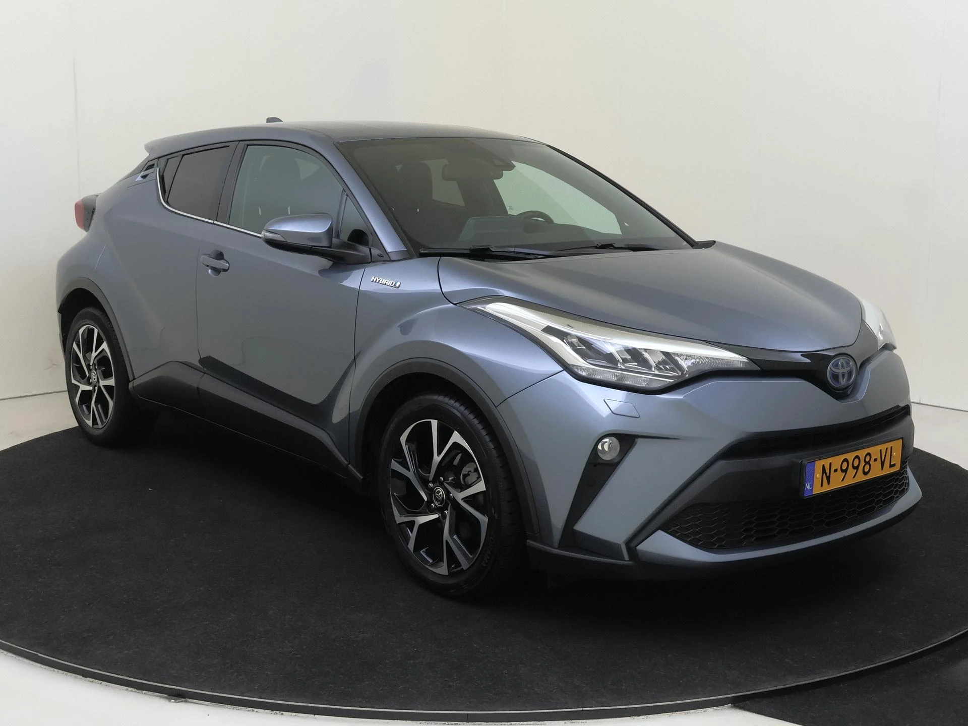 Toyota-C-HR-image-1