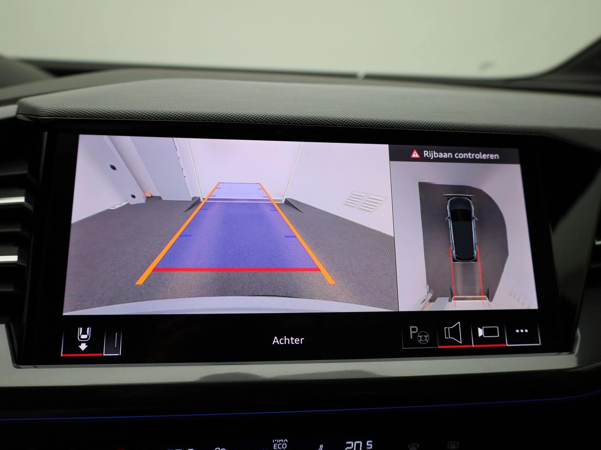 Audi-Q4 e-tron-image-32
