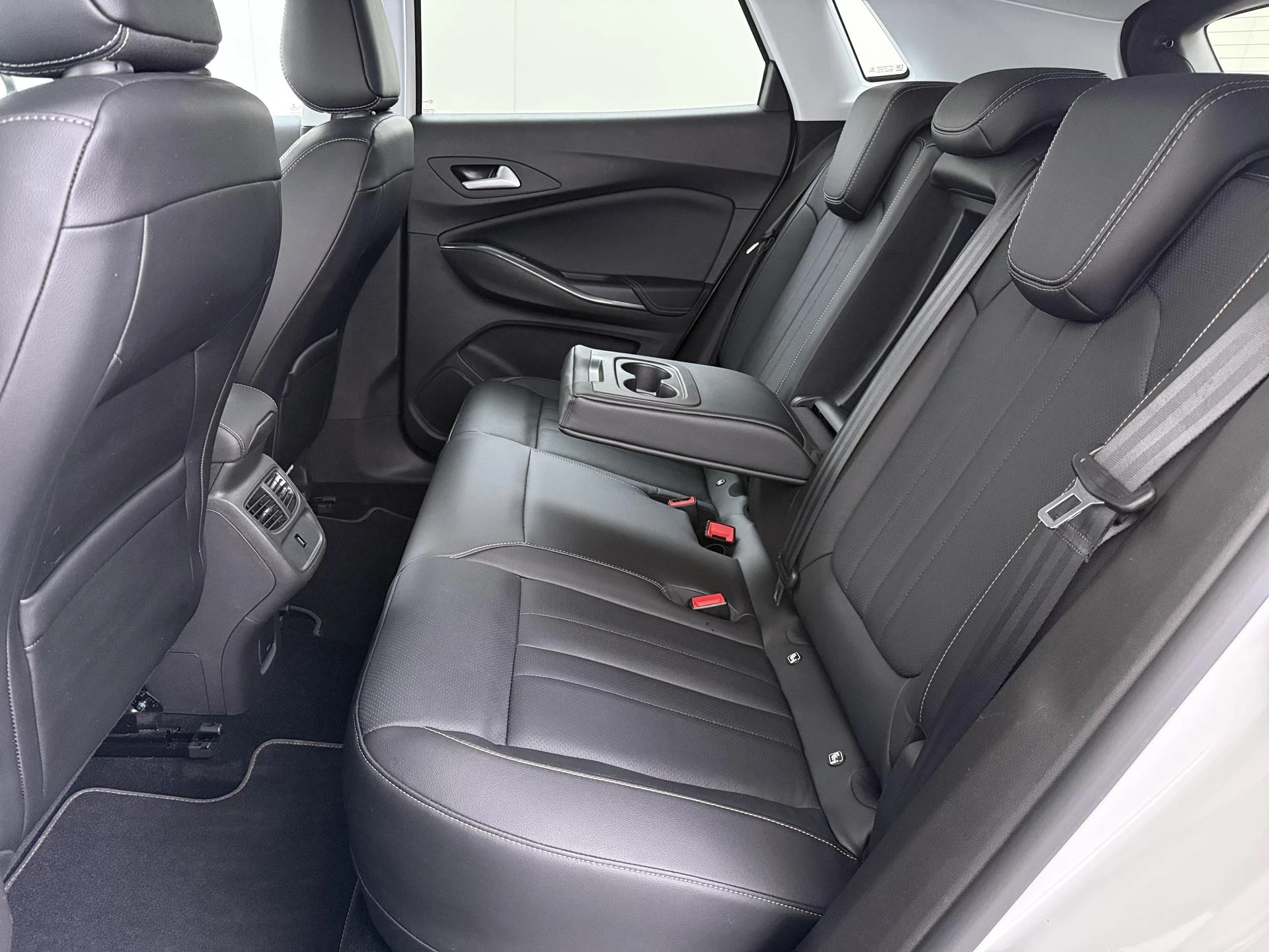 Opel Grandland X 1.6 Turbo Hybrid Business Elegance