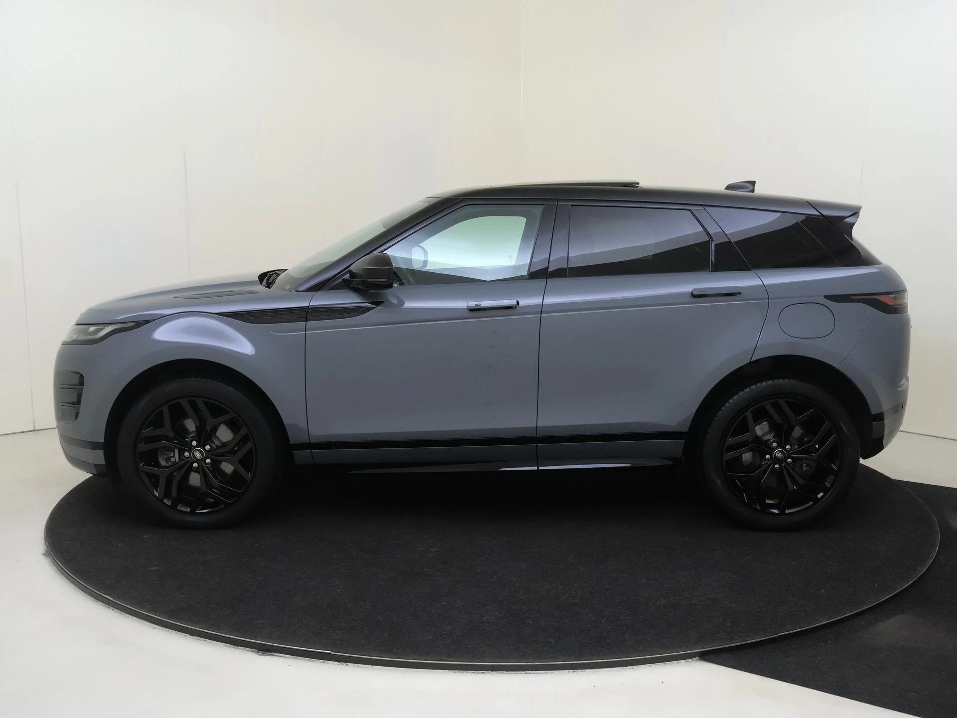 Land Rover-Range Rover Evoque-image-7
