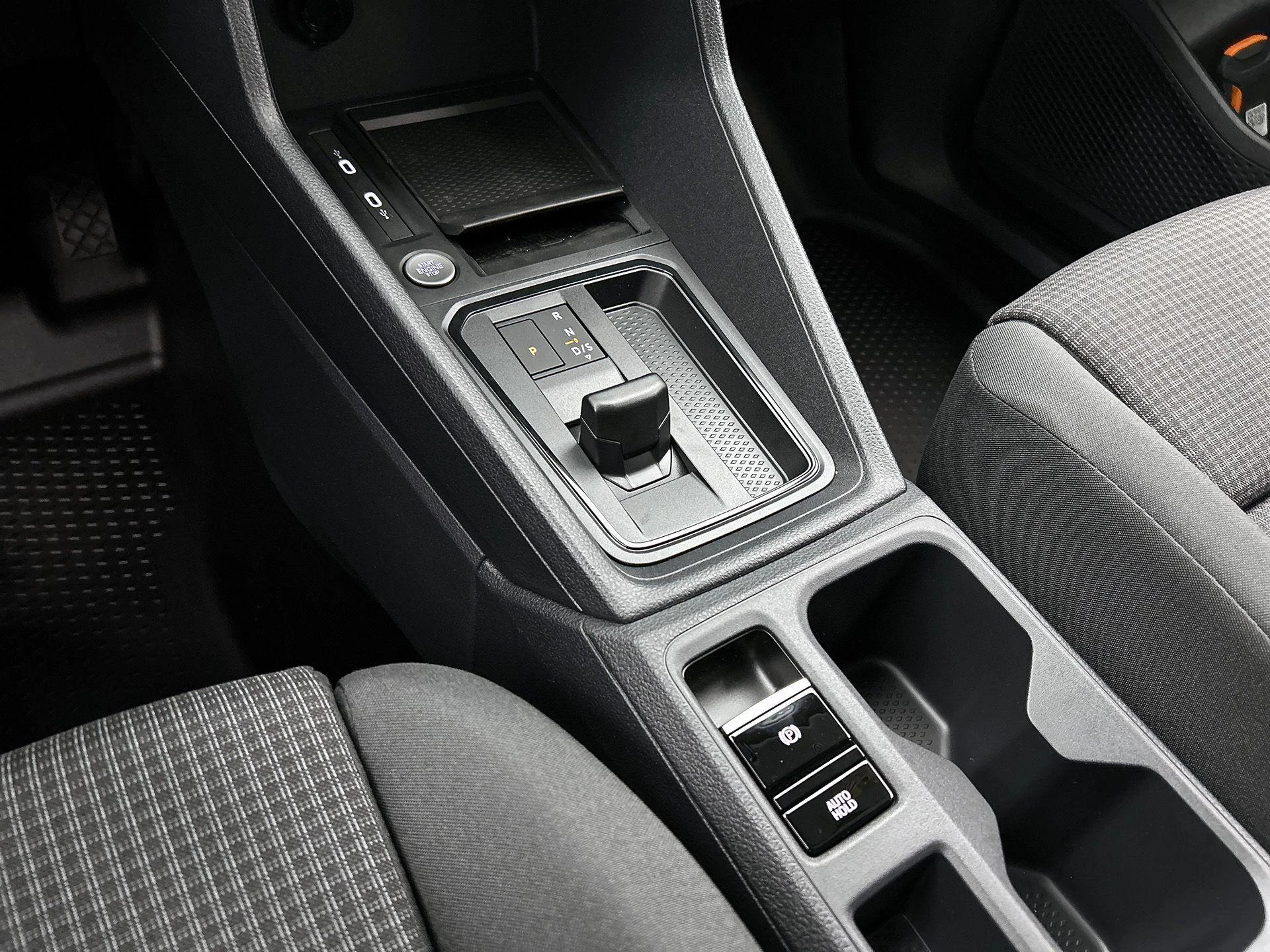 Volkswagen-Caddy-image-24